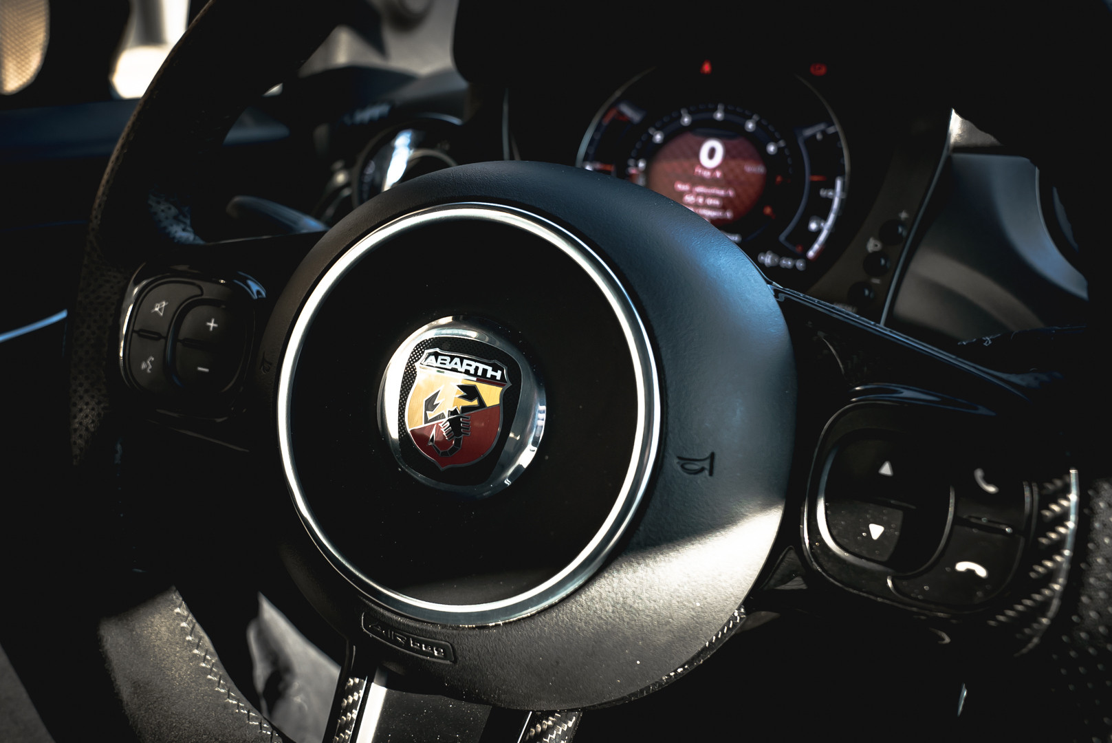 2017 Abarth 695 XSR Yamaha Limited Edition 37