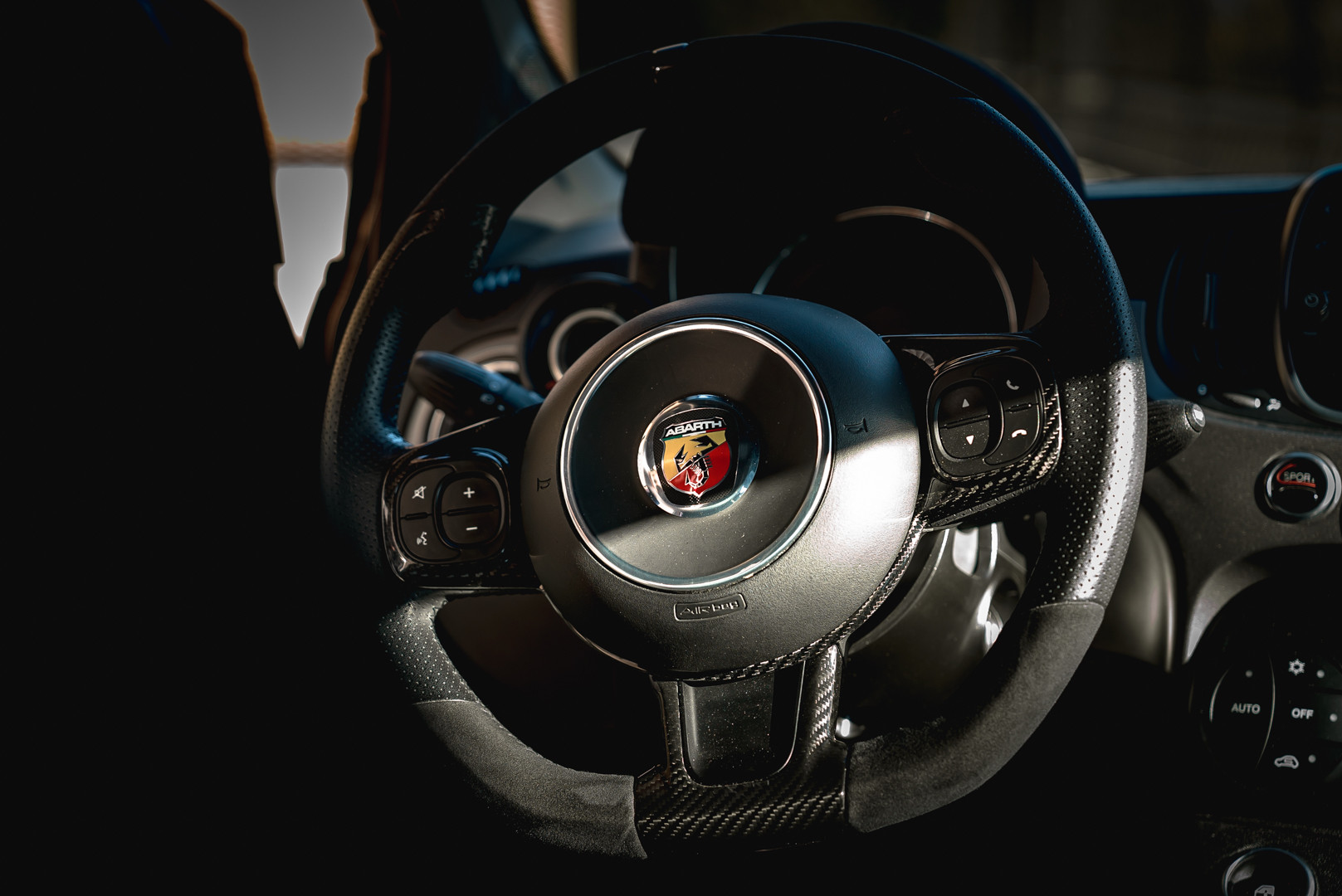 2017 Abarth 695 XSR Yamaha Limited Edition 43