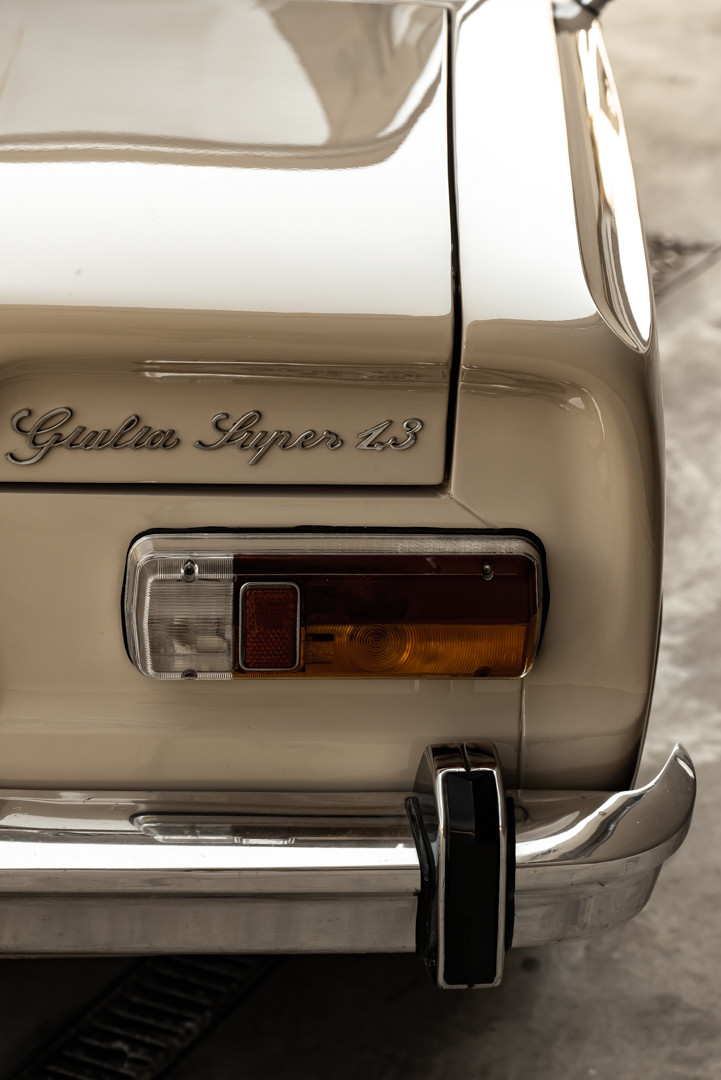 1972 Alfa Romeo Giulia Super 1300 13