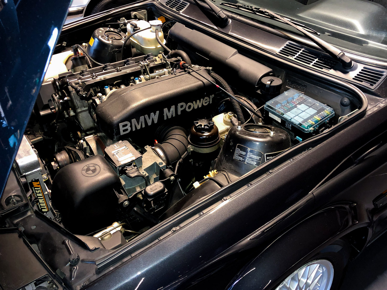 1988 BMW 320 IS 18
