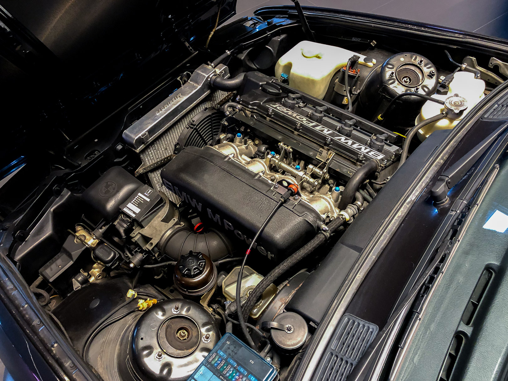 1988 BMW 320 IS 24