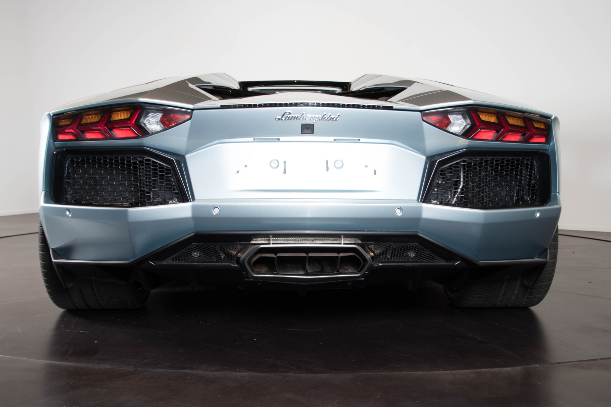 2014 Lamborghini Aventador Roadster 4