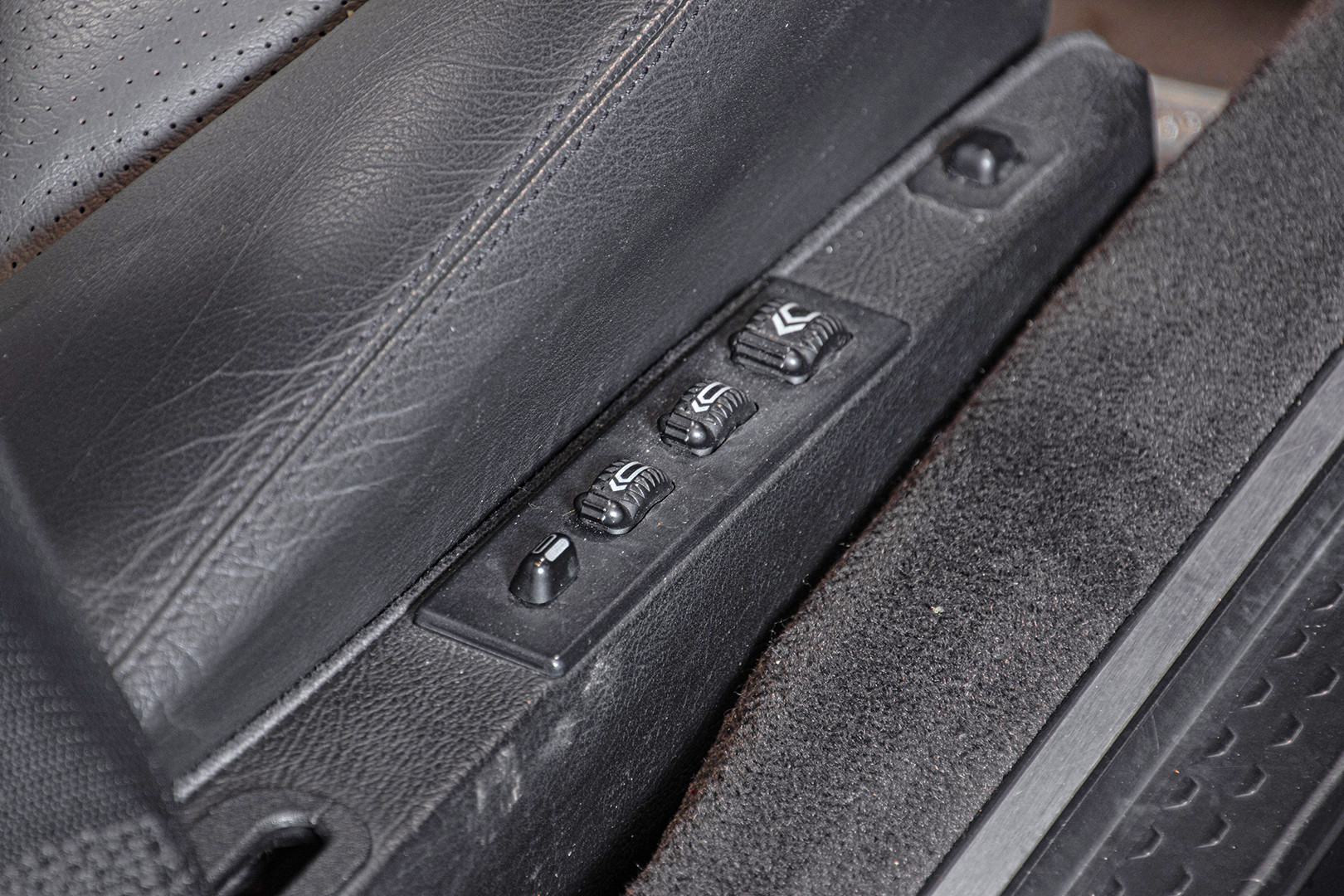 1998 Mercedes Benz 600 SL 36