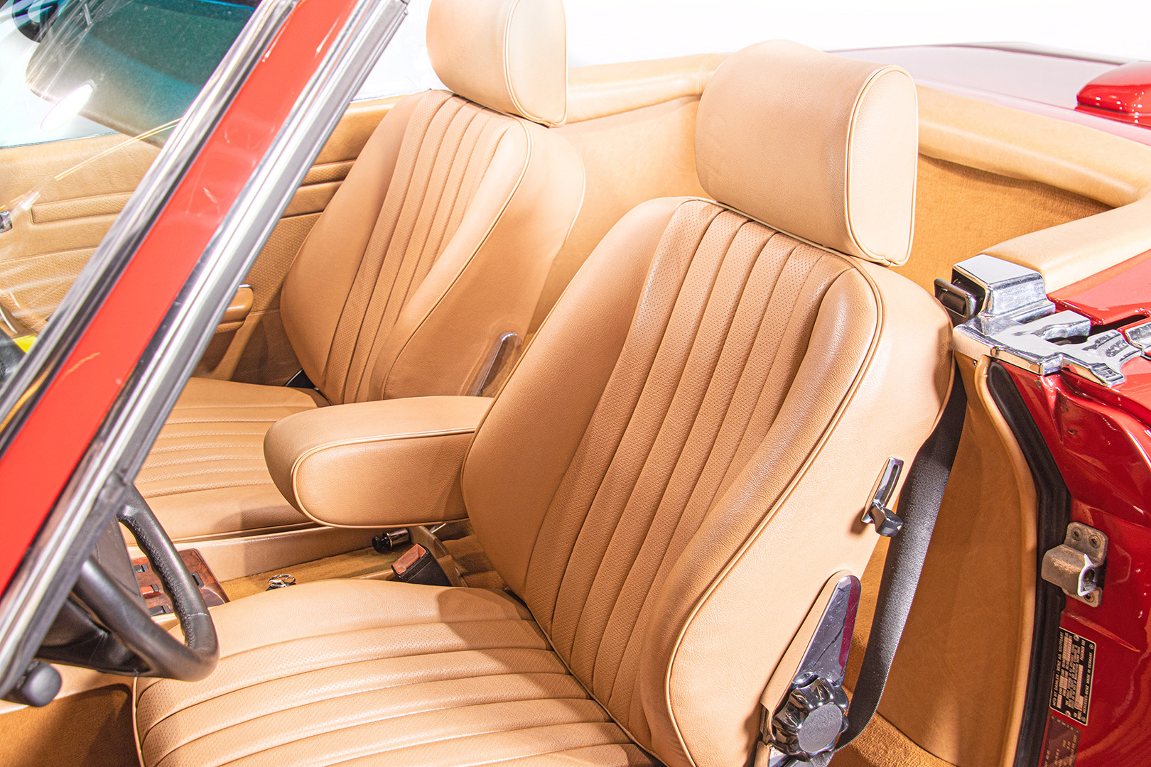 1985 Mercedes-Benz SL 560 30