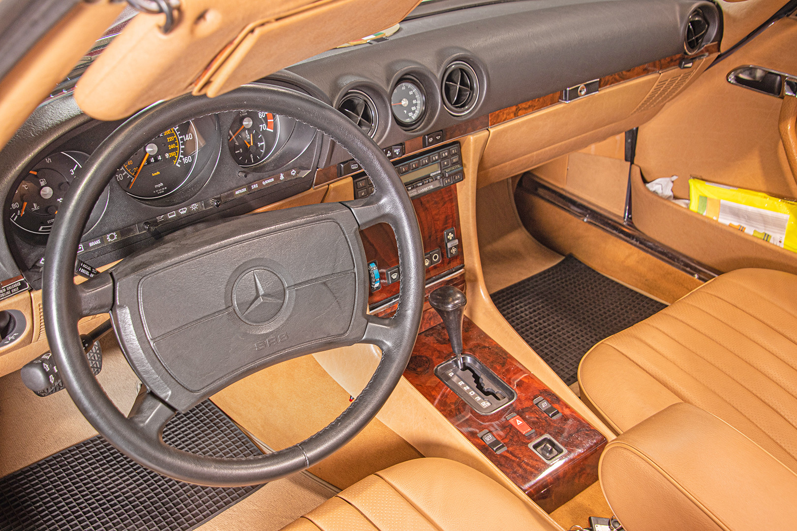 1985 Mercedes-Benz SL 560 33