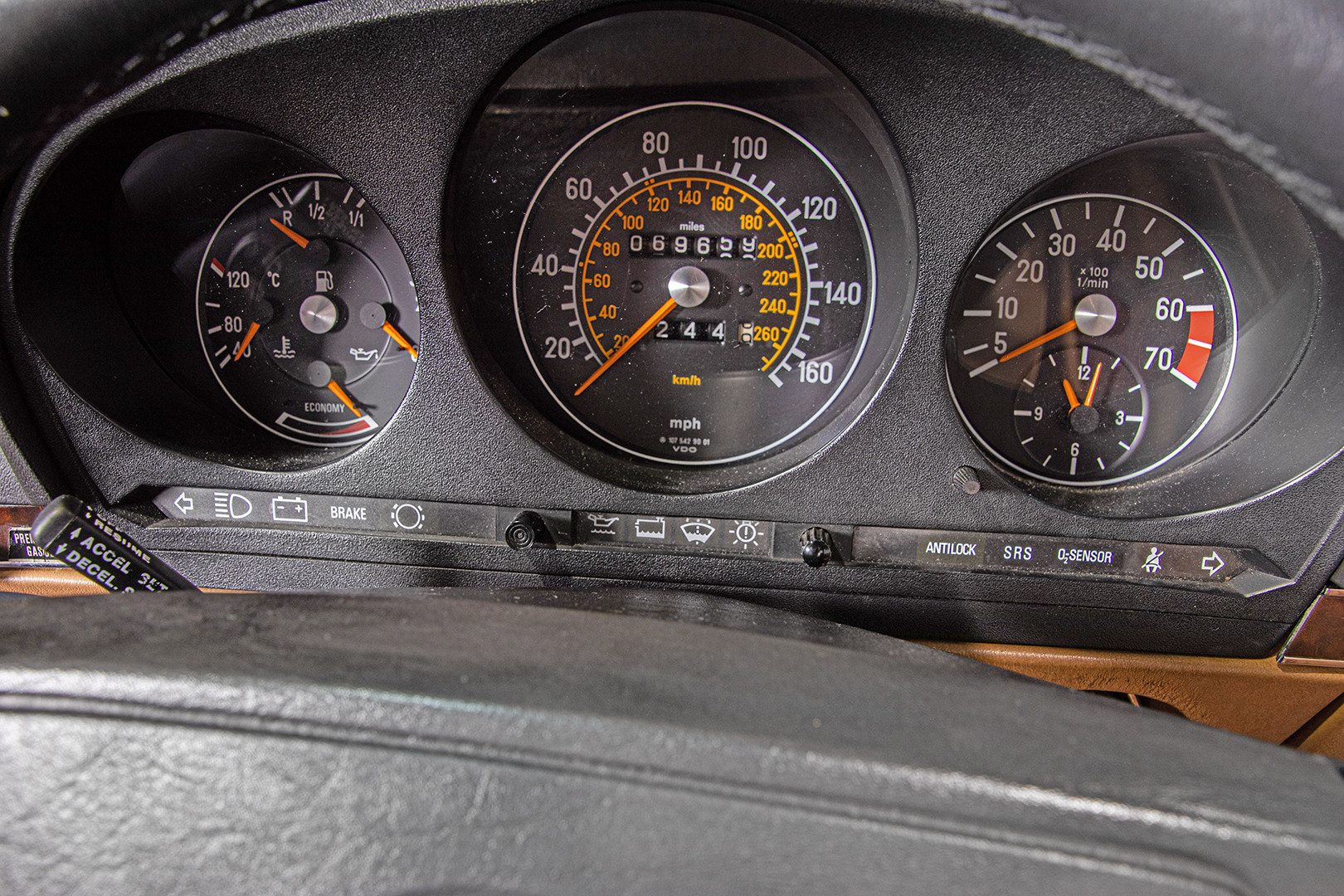 1985 Mercedes-Benz SL 560 37