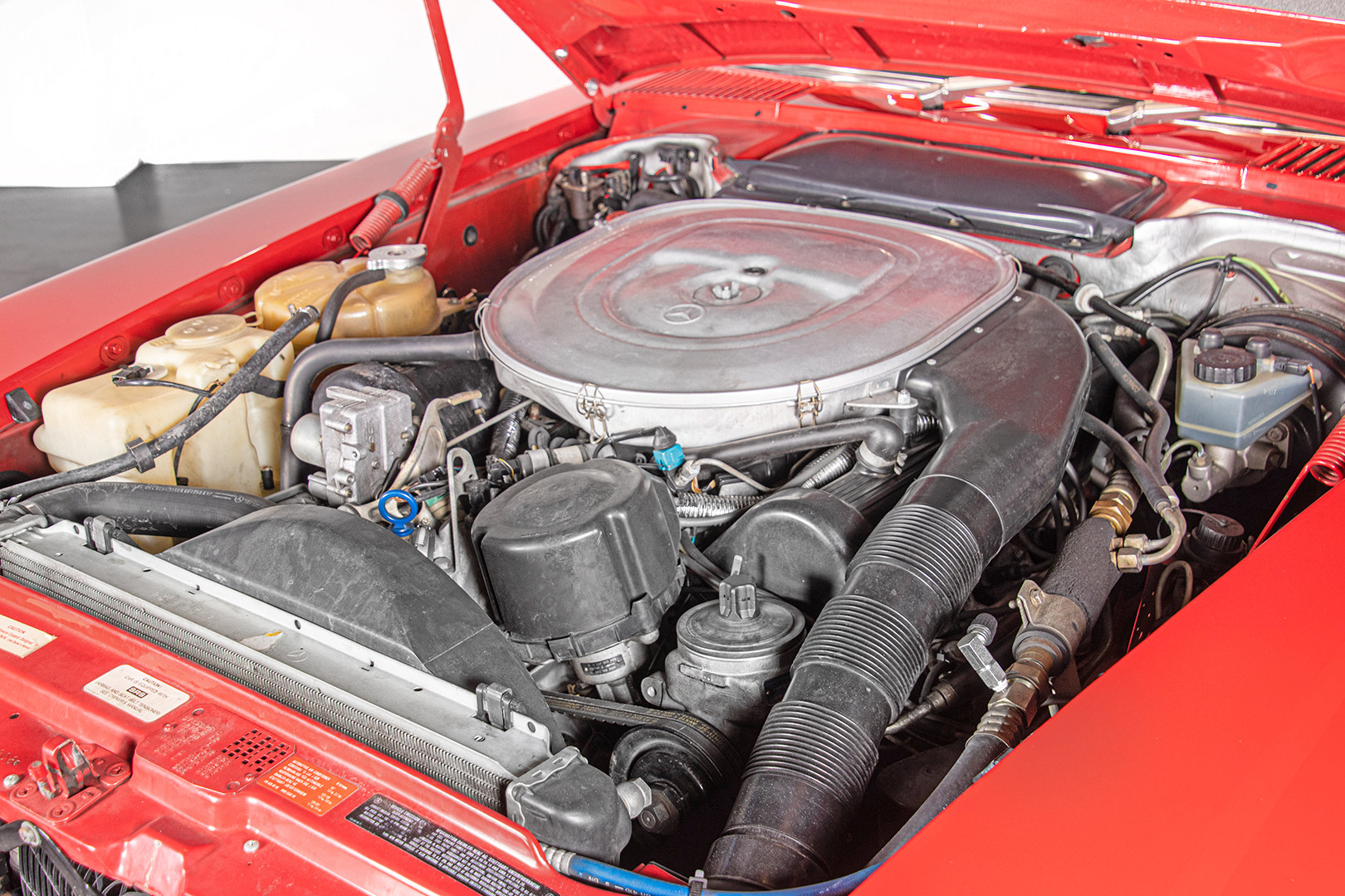 1985 Mercedes-Benz SL 560 44