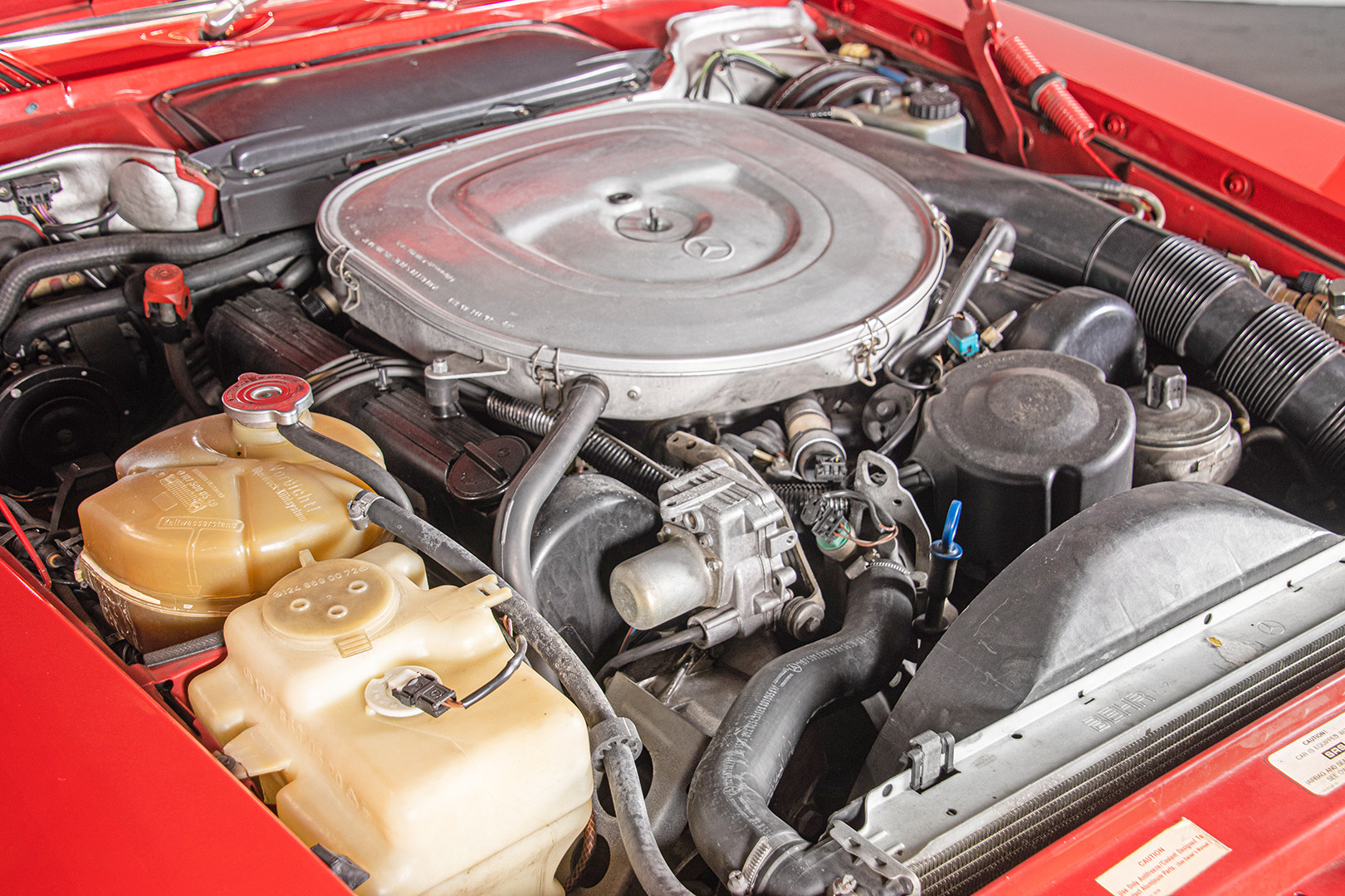 1985 Mercedes-Benz SL 560 46