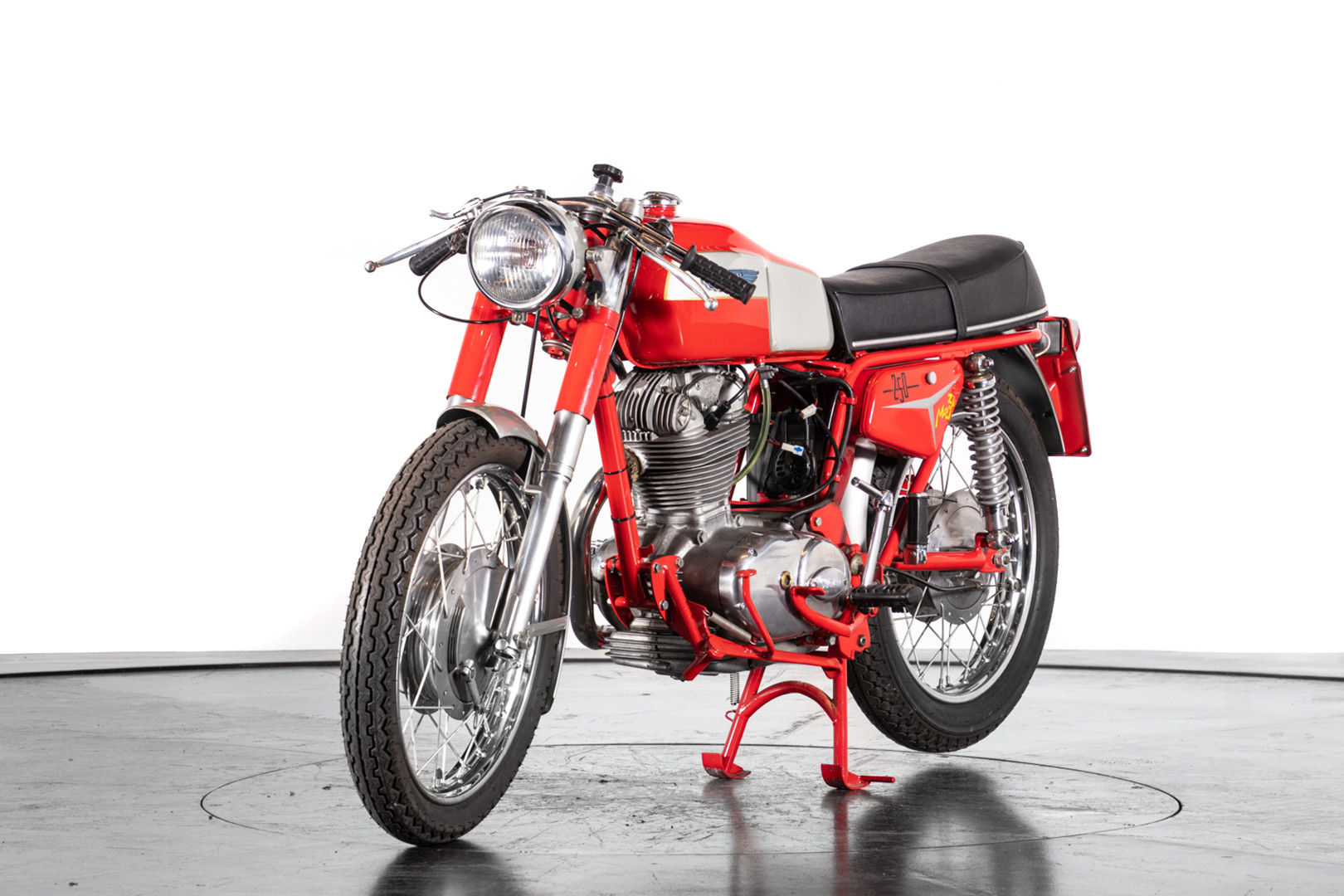 1969 Ducati 250 5