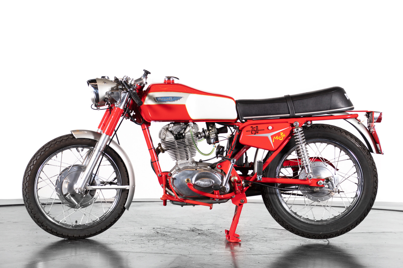 1969 Ducati 250 0