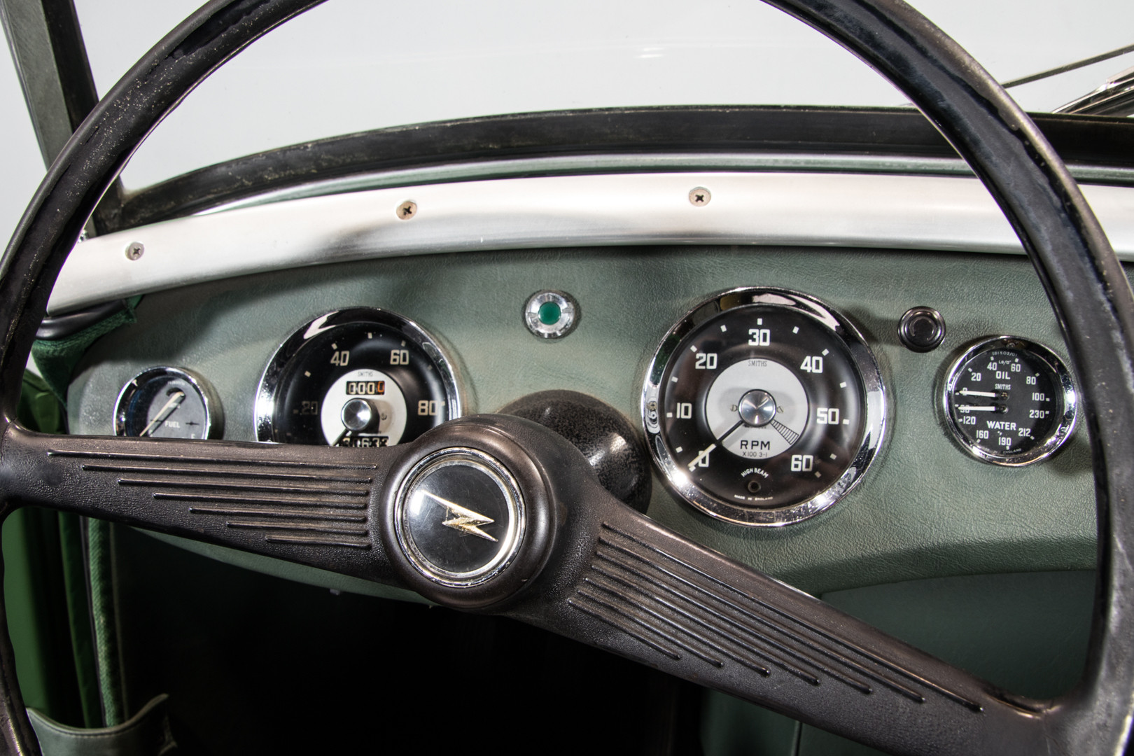 1960 AUSTIN-HEALEY SPRITE FROG EYE 27
