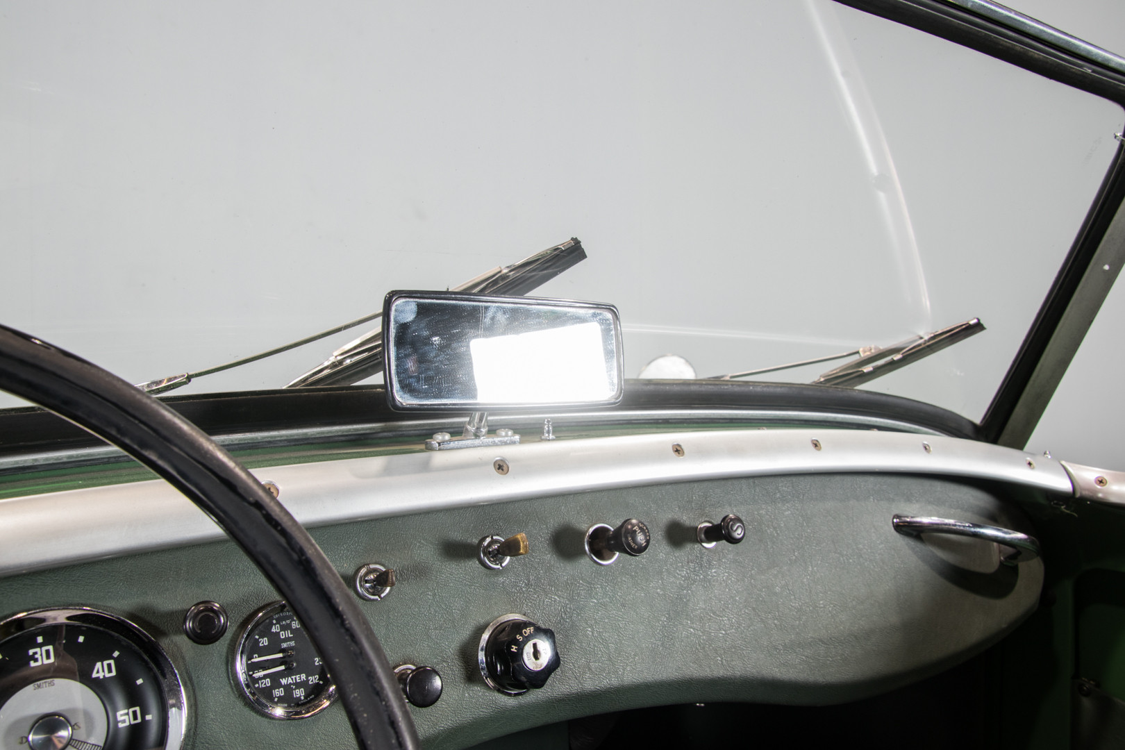 1960 AUSTIN-HEALEY SPRITE FROG EYE 32