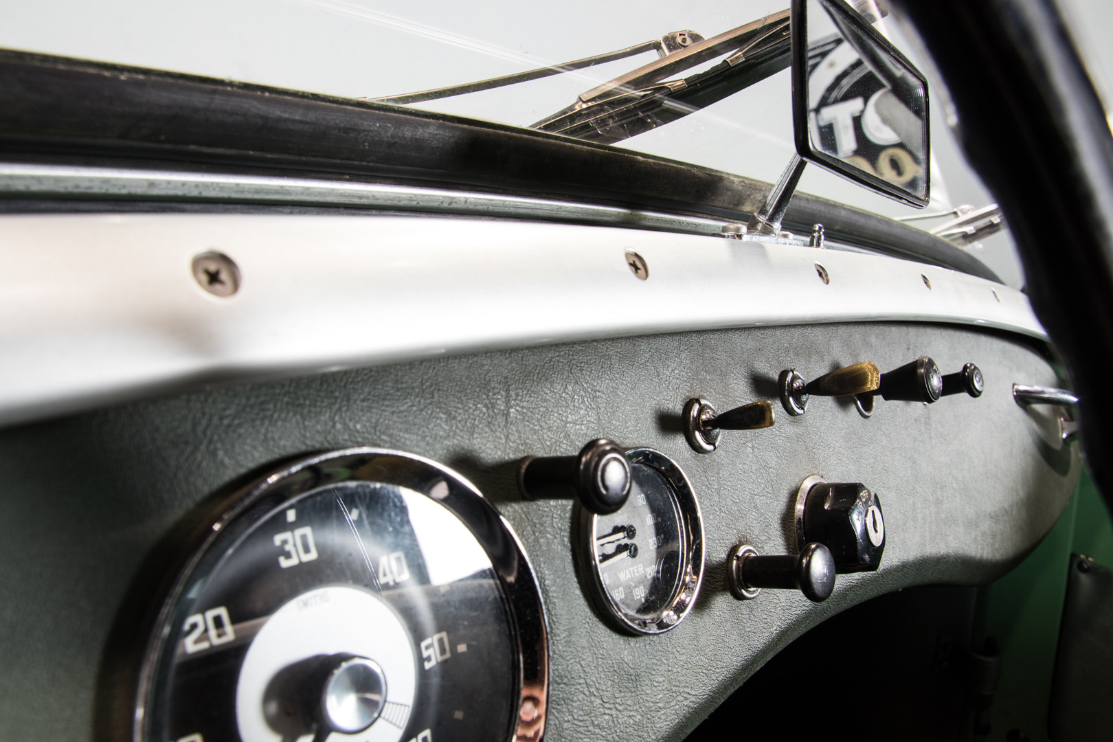 1960 AUSTIN-HEALEY SPRITE FROG EYE 31