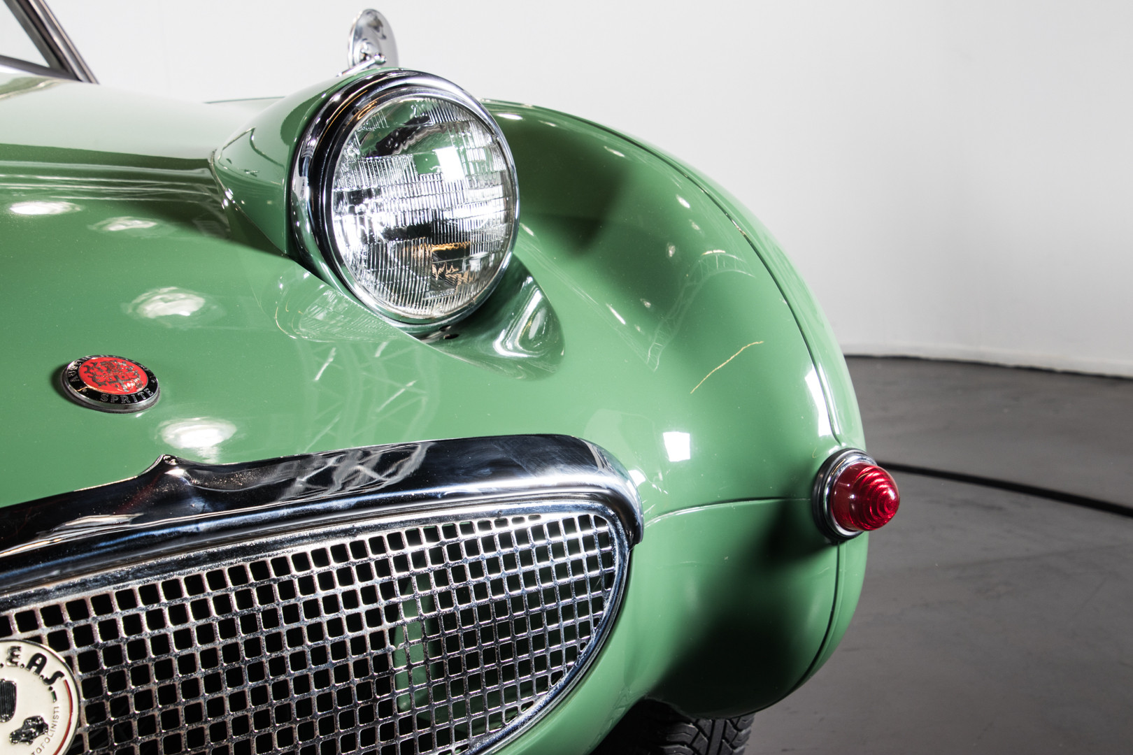 1960 AUSTIN-HEALEY SPRITE FROG EYE 12