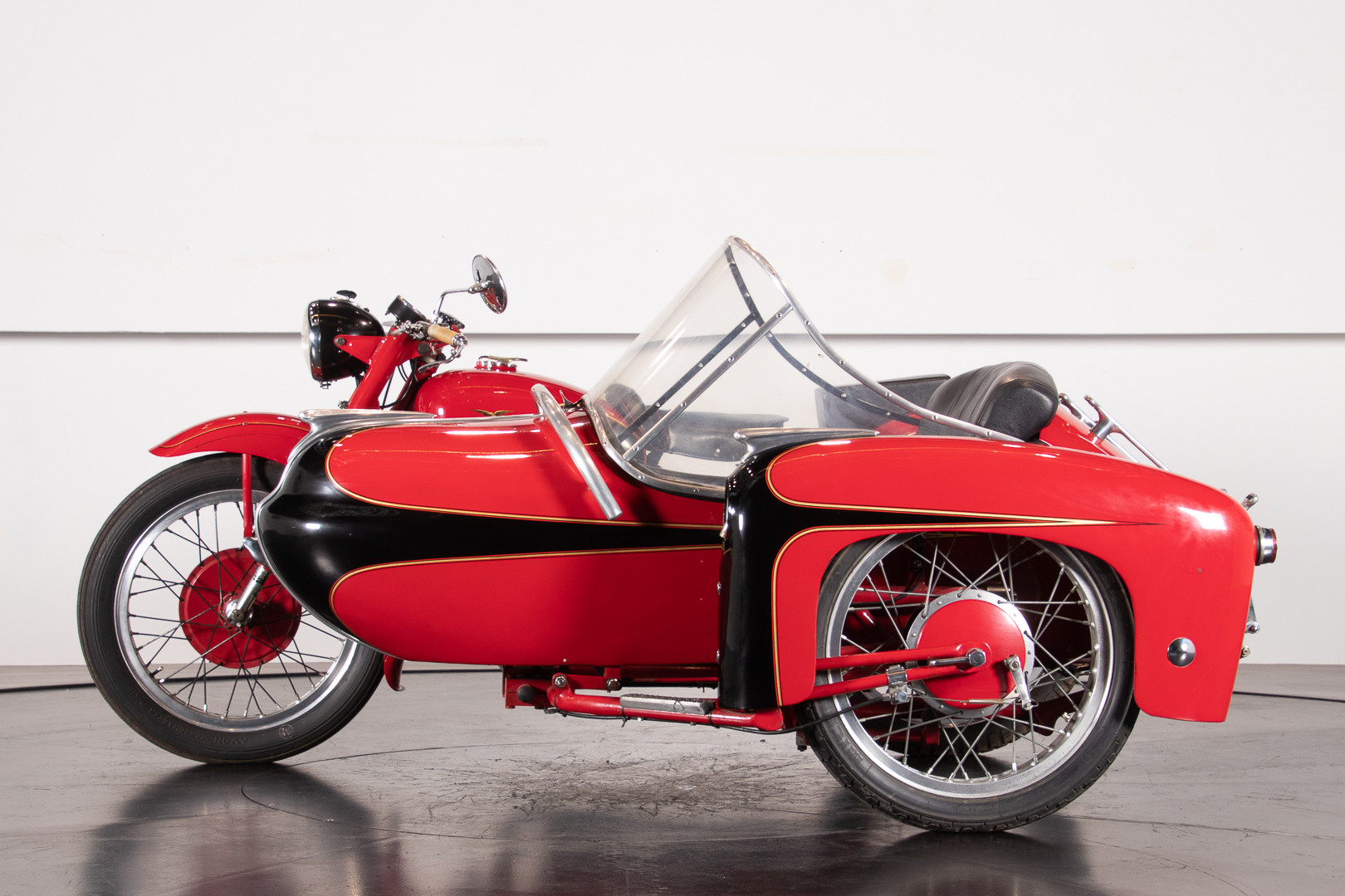 1975 Moto Guzzi 500 FS Sidecar 1
