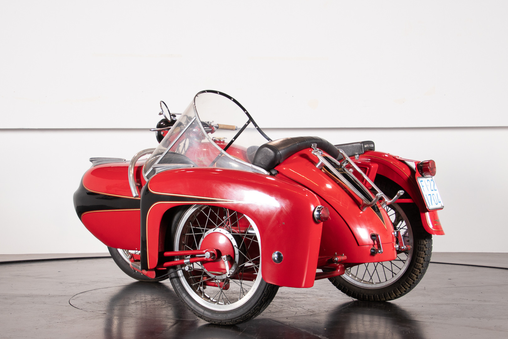 1975 Moto Guzzi 500 FS Sidecar 2