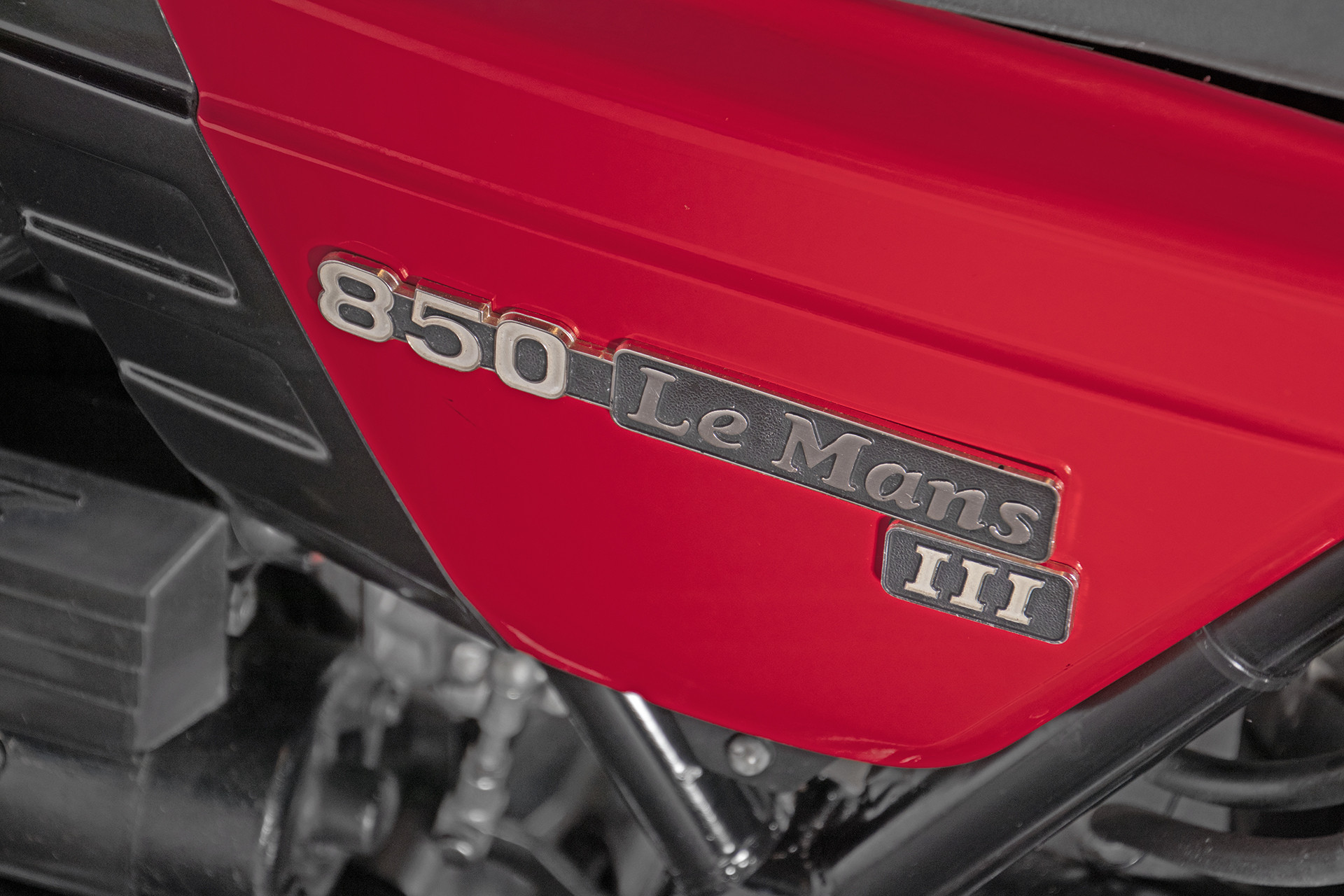 1983 MOTO GUZZI VF LE MANS III 13