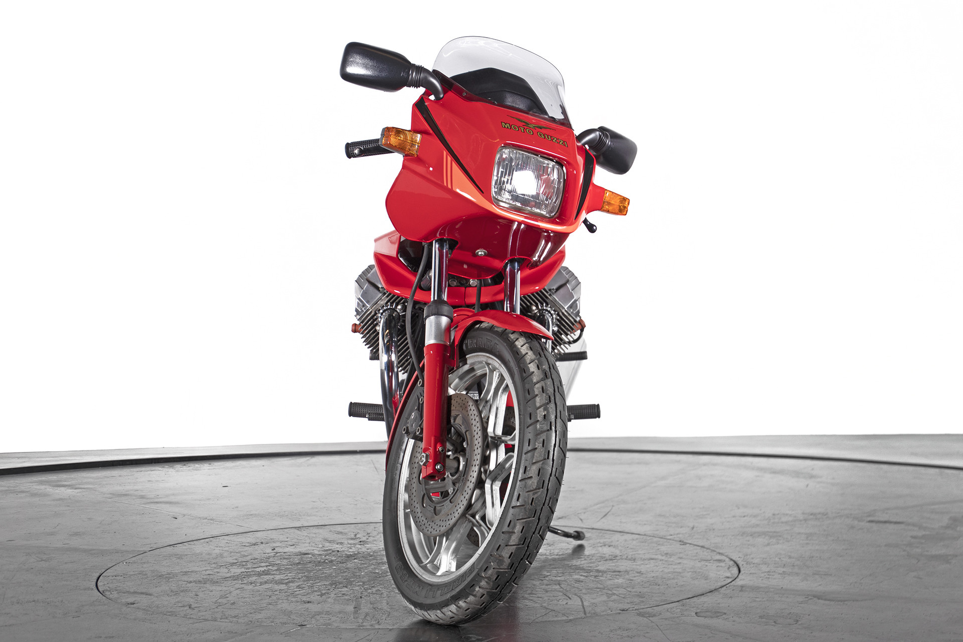 1983 MOTO GUZZI VF LE MANS III 4