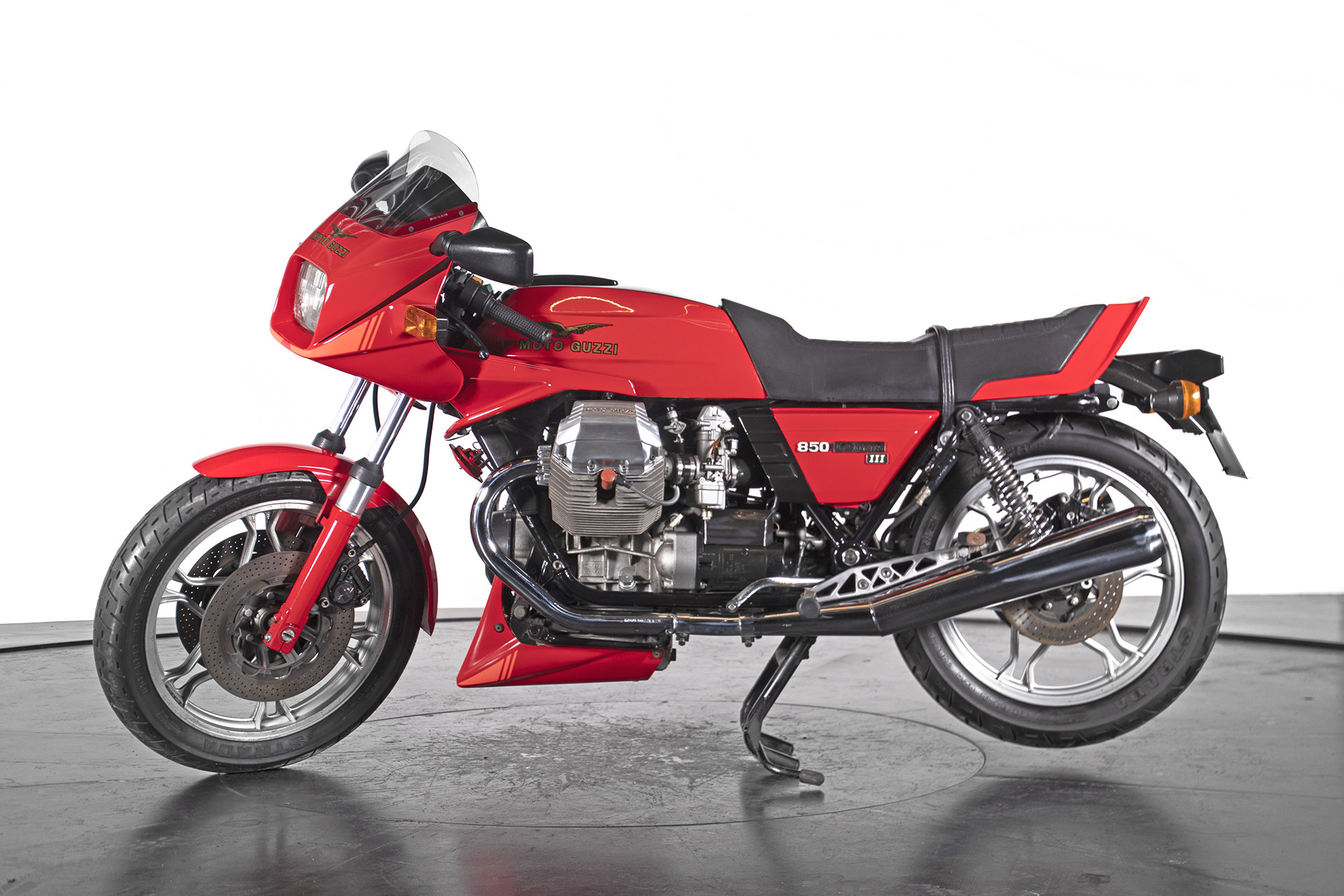 1983 MOTO GUZZI VF LE MANS III 6