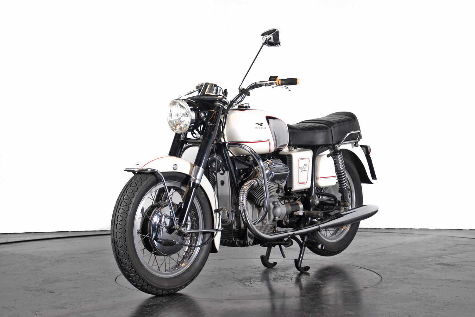 1969 Moto Guzzi V7 pre serie 1