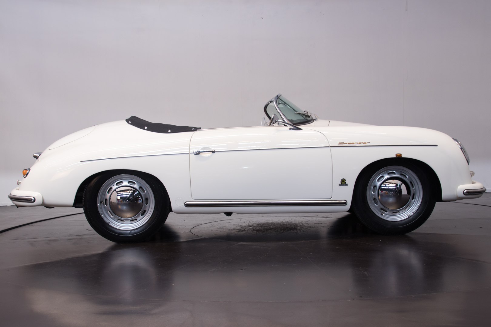 1955 Porsche 356 pre-A Speedster 5