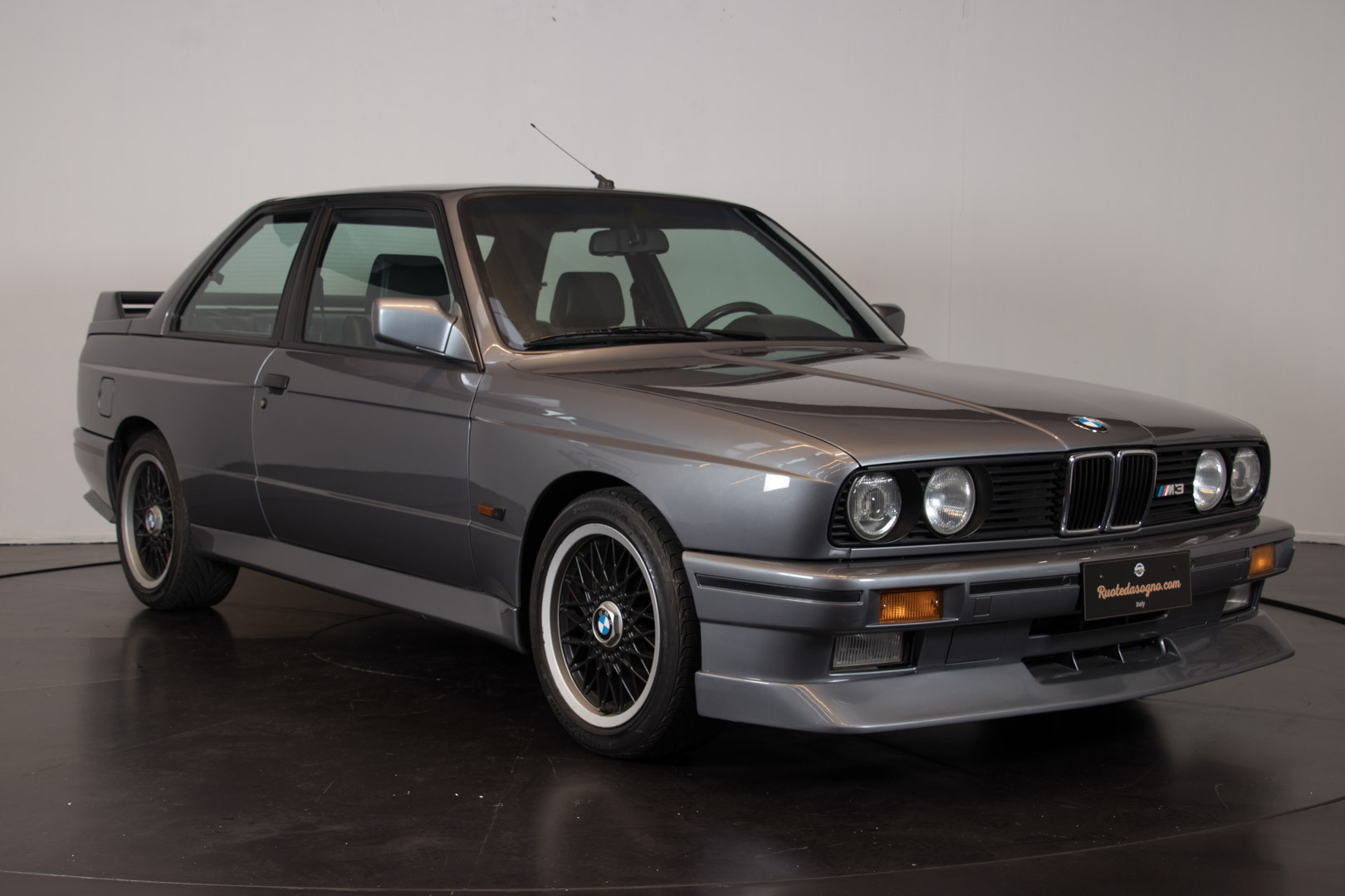 1990 BMW M3 e30 - “JOHNNY CECOTTO” 3