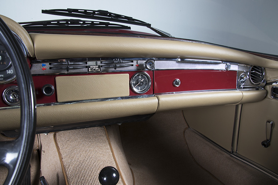 1985 Mercedes-Benz 280 SL 16