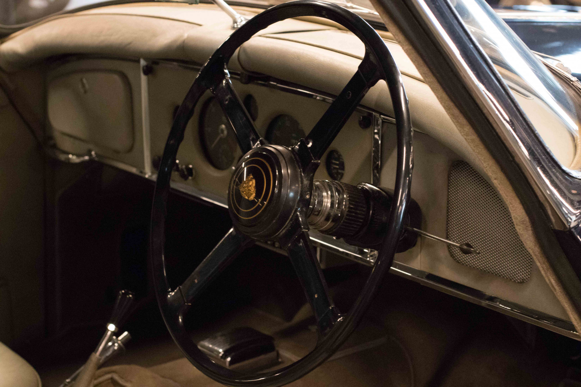 products/JAG00005/JAG0005-23.jpg 1961 Jaguar XK150 DHC 18