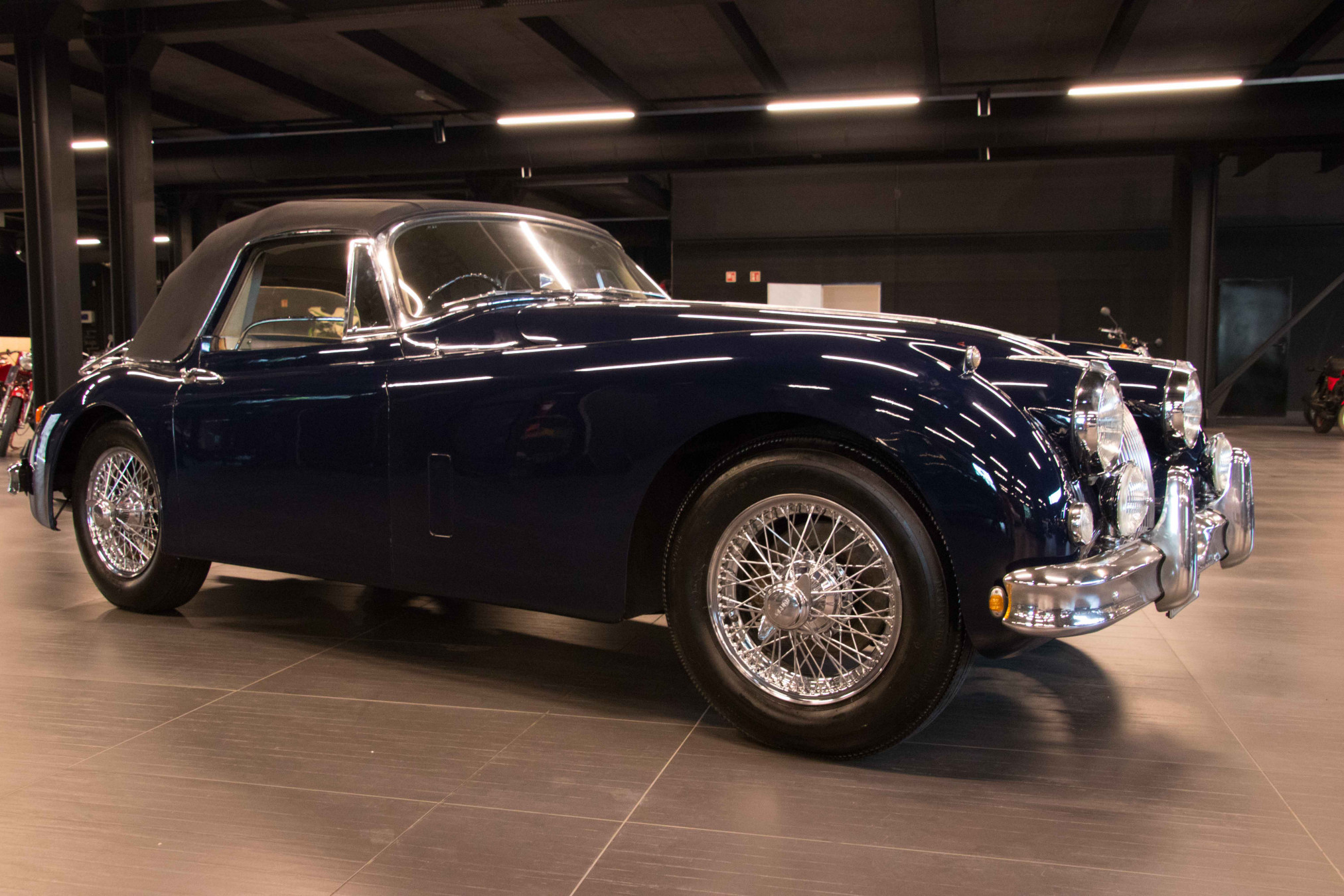 products/JAG00005/JAG0005-4.jpg 1961 Jaguar XK150 DHC 3