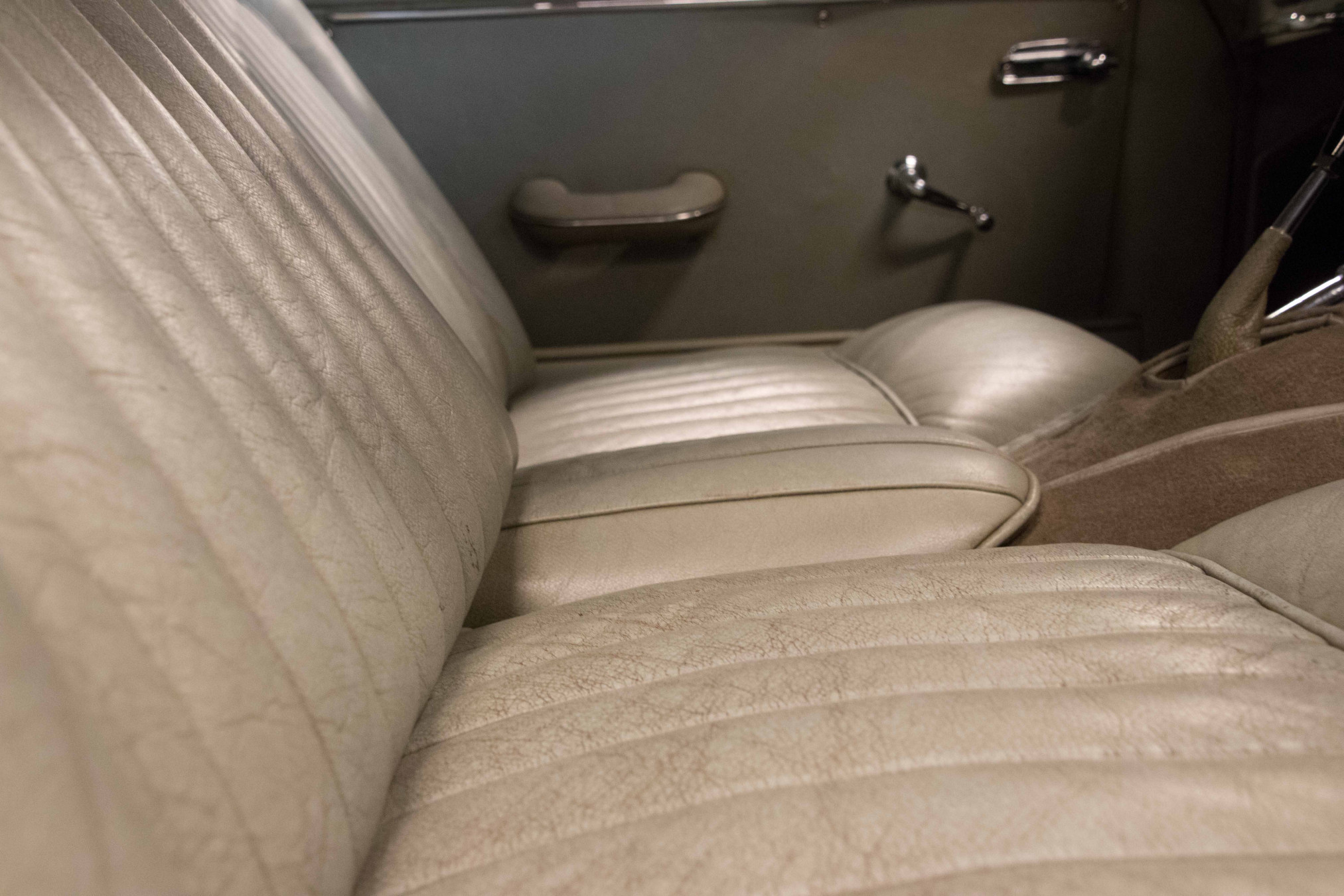 products/JAG00005/JAG0005-47.jpg 1961 Jaguar XK150 DHC 38