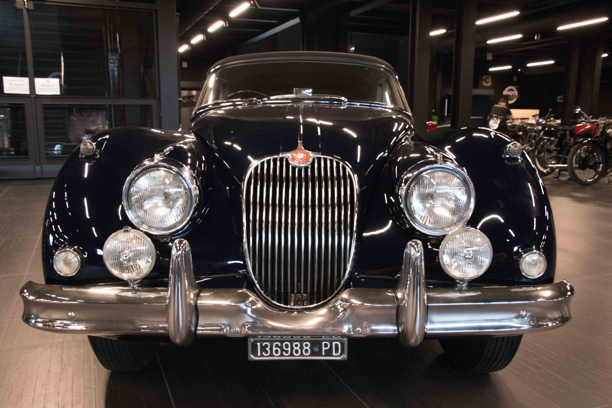 products/JAG00005/JAG0005-7.jpg 1961 Jaguar XK150 DHC 5