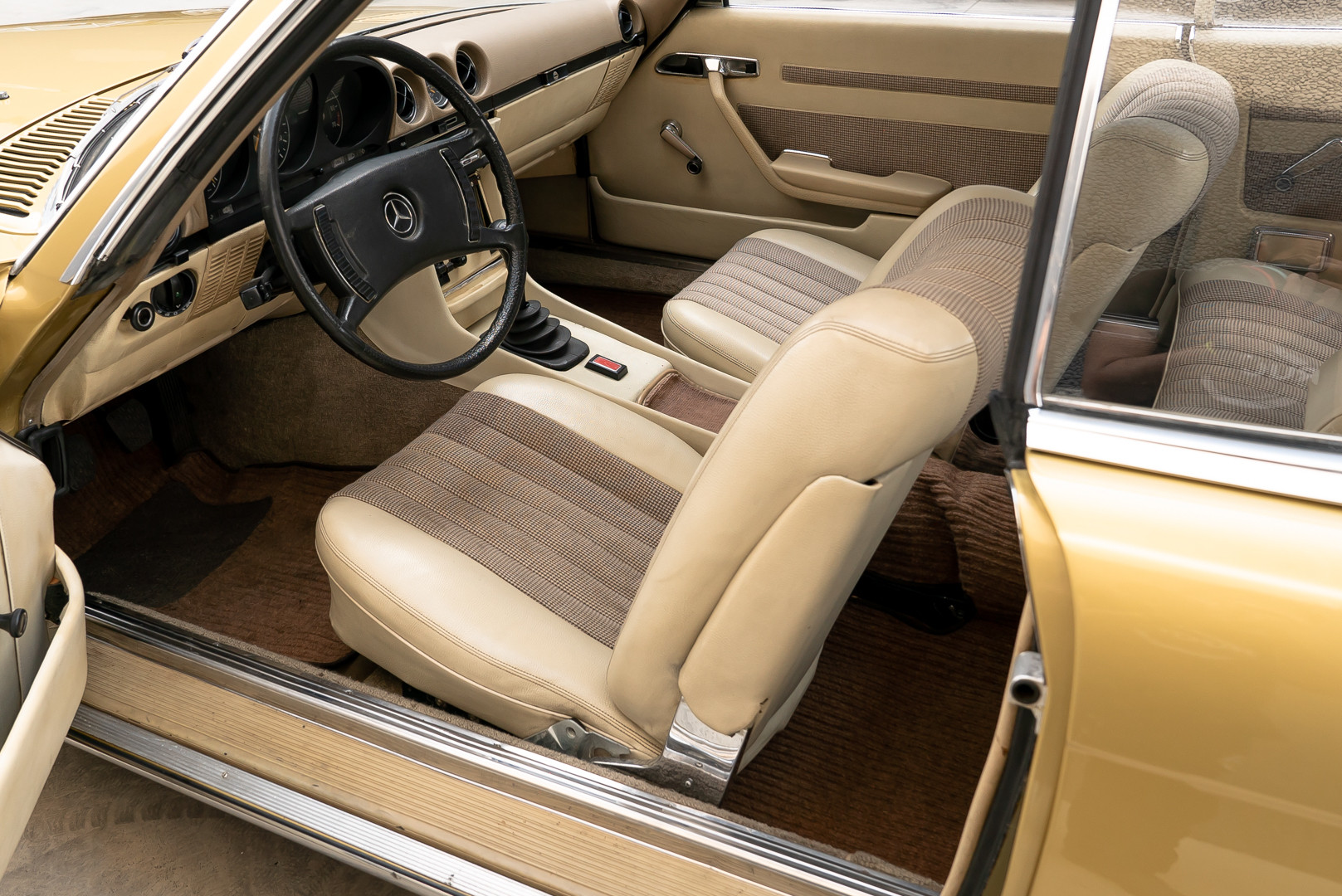 1972 Mercedes-Benz 350 SLC 21