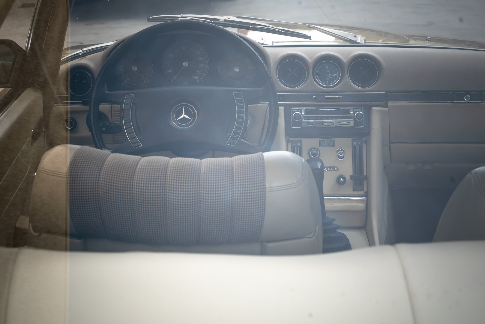 1972 Mercedes-Benz 350 SLC 18