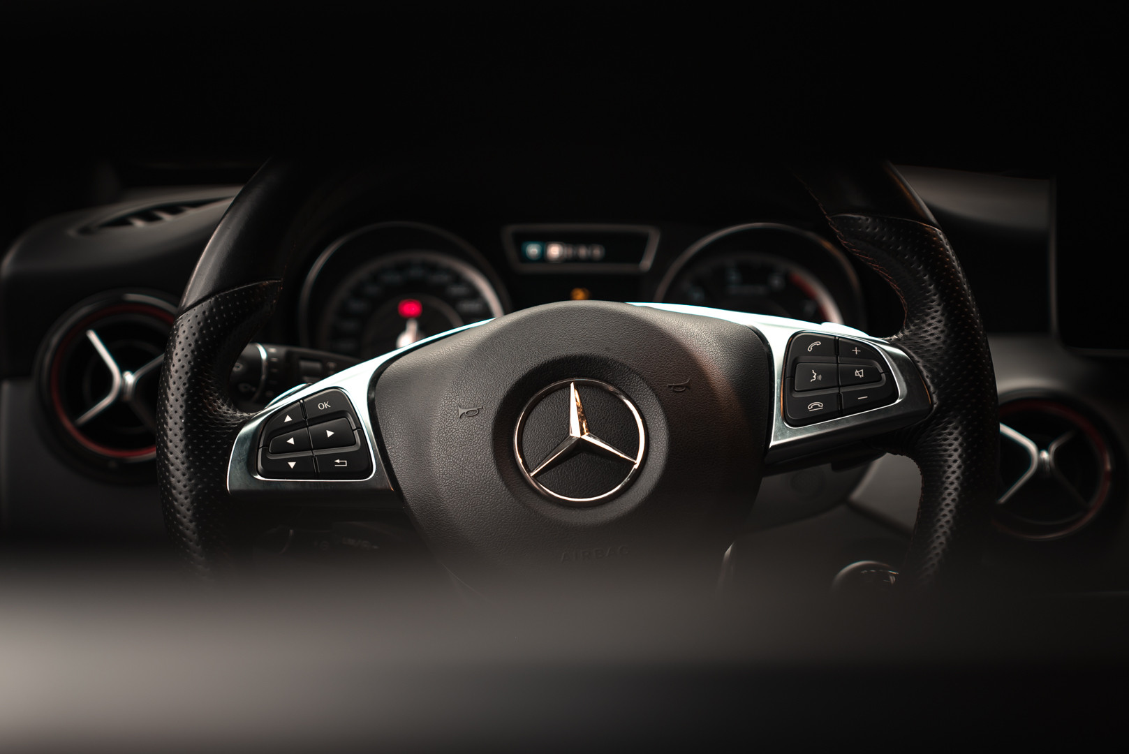 2015 Mercedes-Benz GLA AMG 45 24