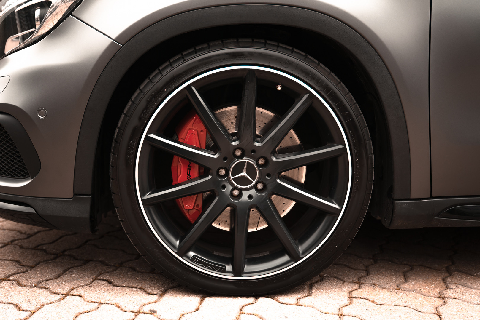 2015 Mercedes-Benz GLA AMG 45 13