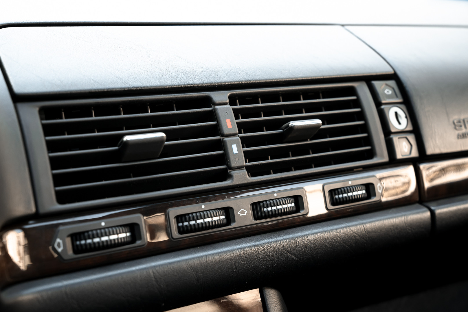 1995 Mercedes-Benz S500 Coupé 36