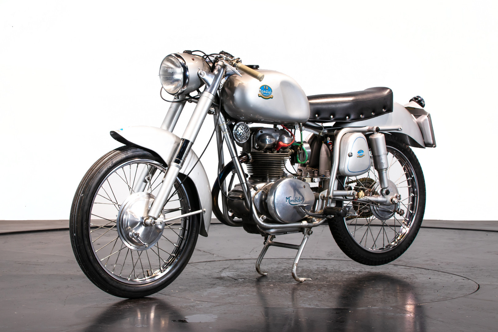 1956 MONDIAL 200 12
