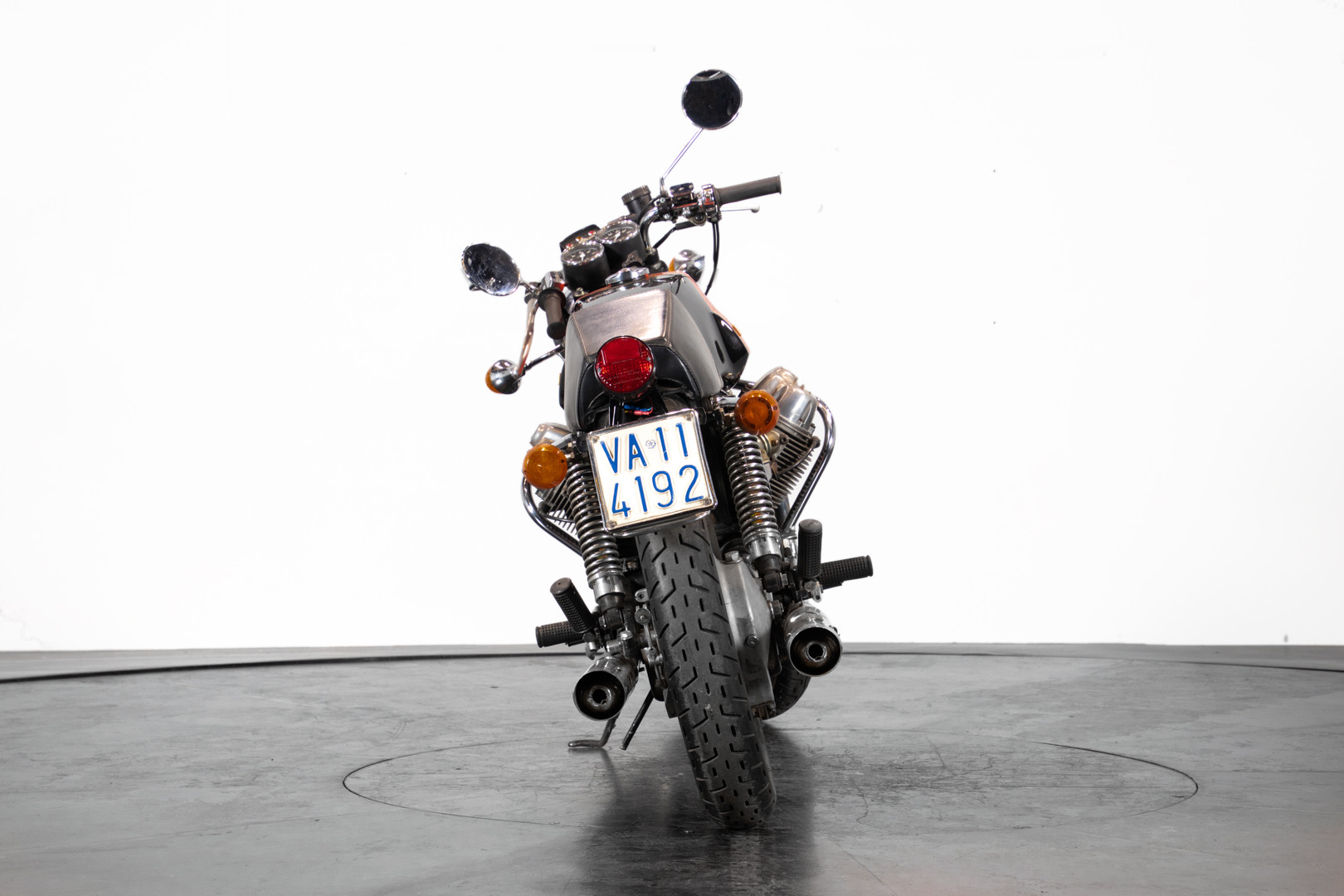 1975 Moto Guzzi VK V7 Sport 5
