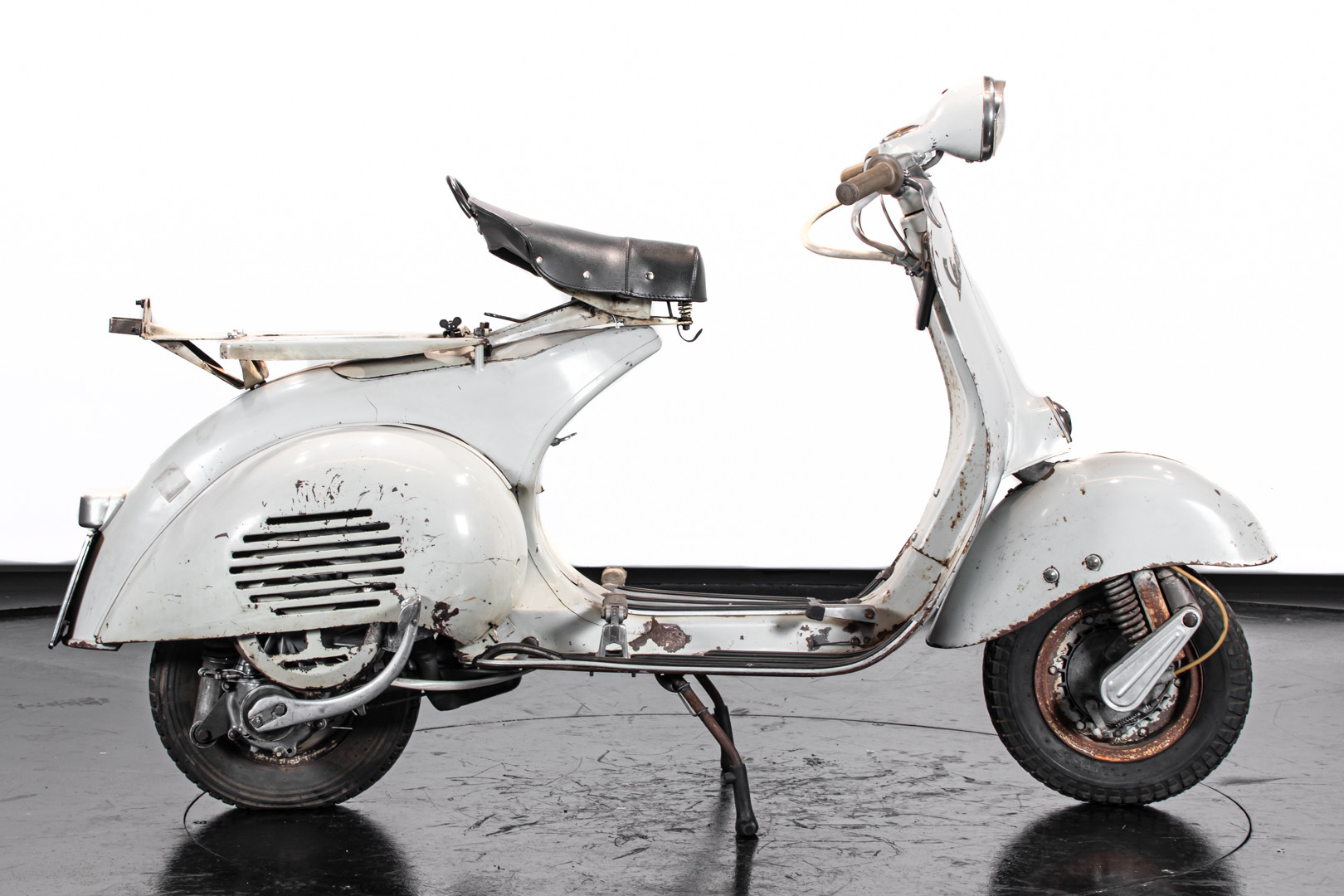 1956 Piaggio Vespa 150 VL3T 1