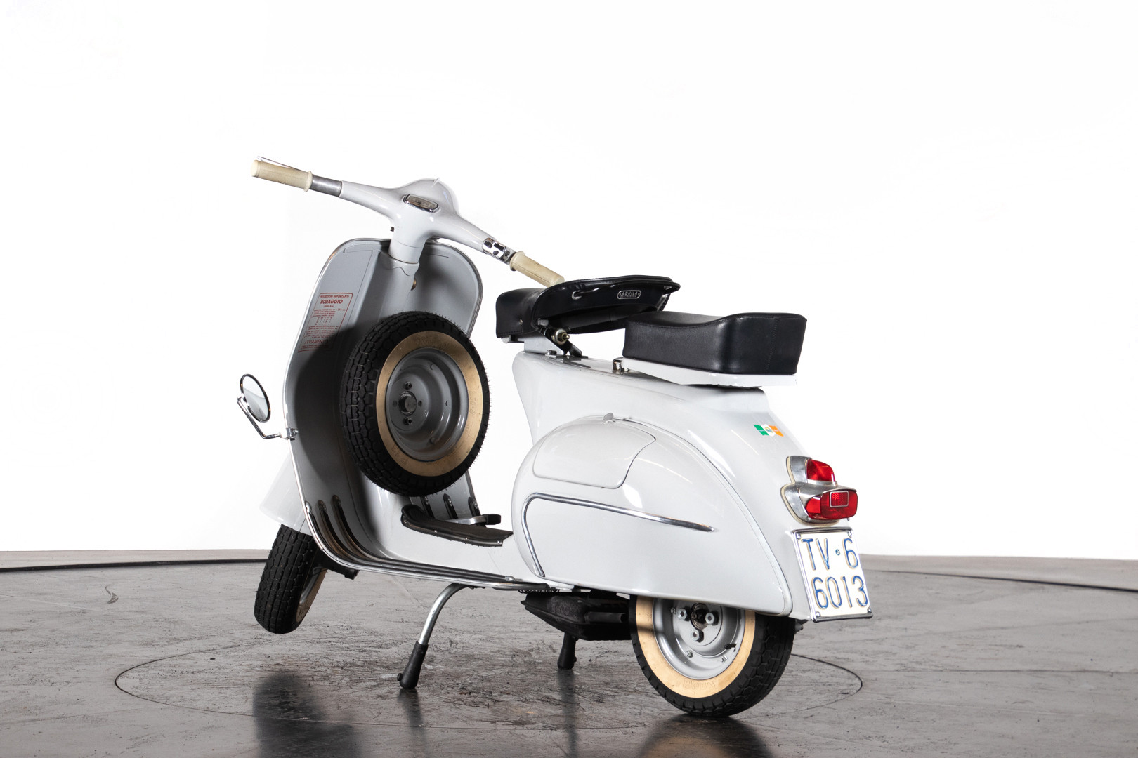 1964 Piaggio Vespa 125 VNB5T 2
