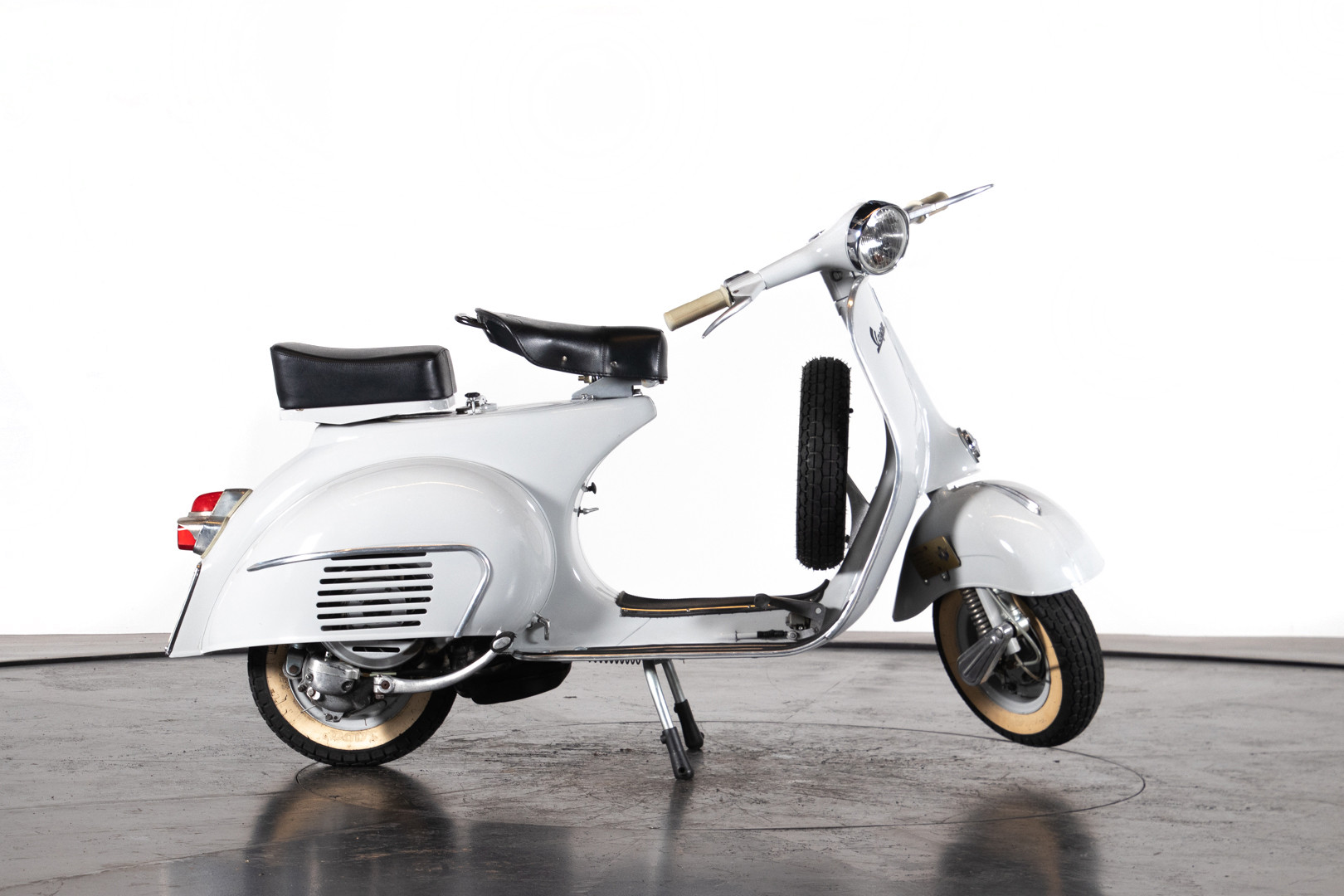 1964 Piaggio Vespa 125 VNB5T 6