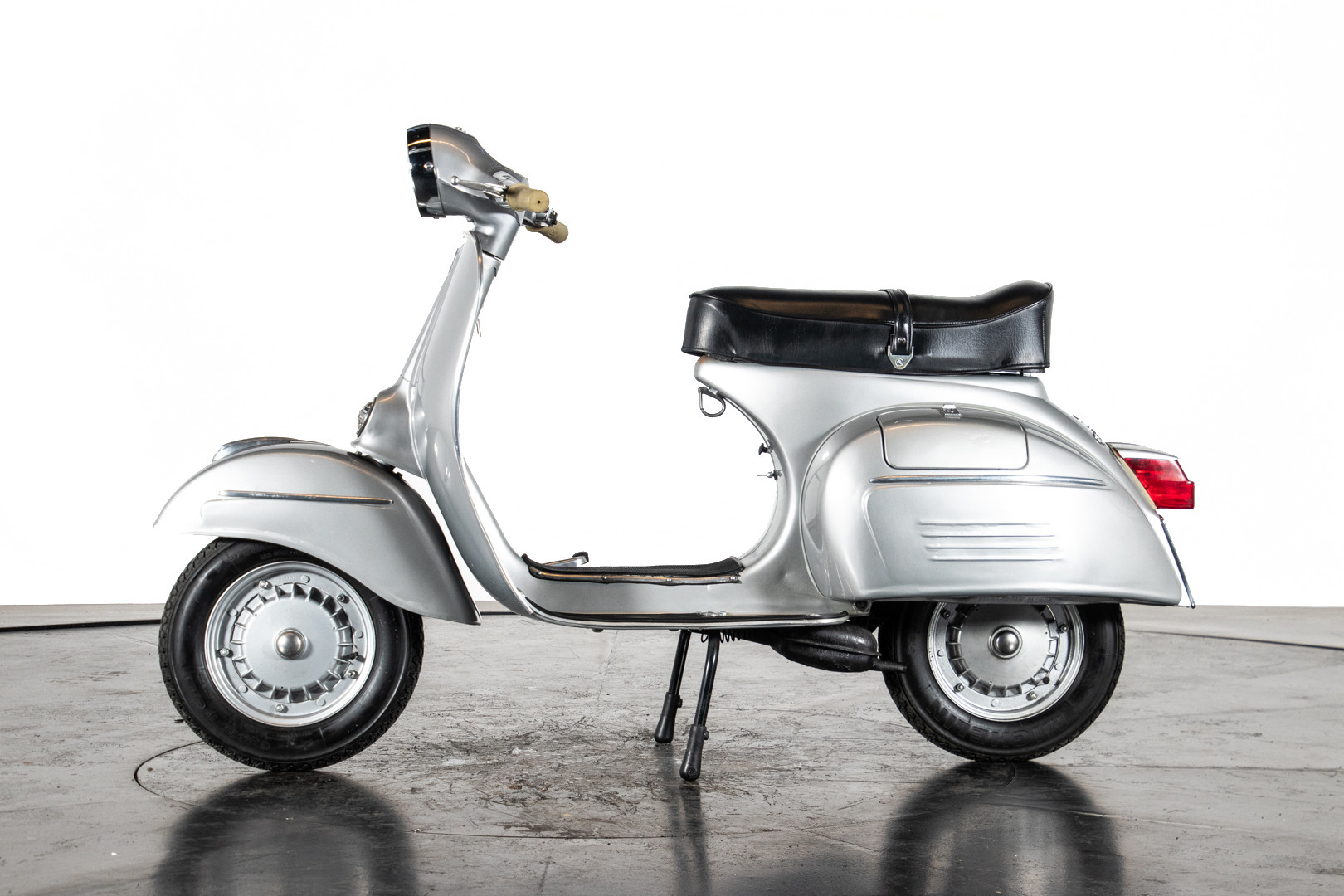 1969 Piaggio Vespa GTR 125 3