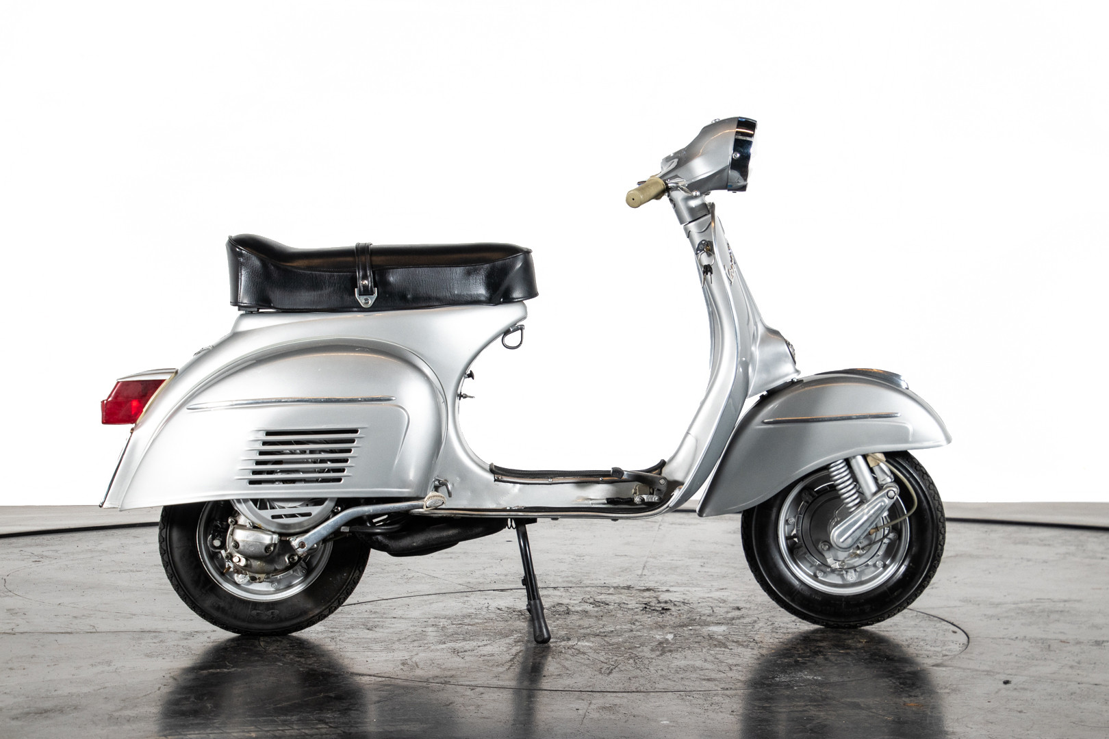 1969 Piaggio Vespa GTR 125 9