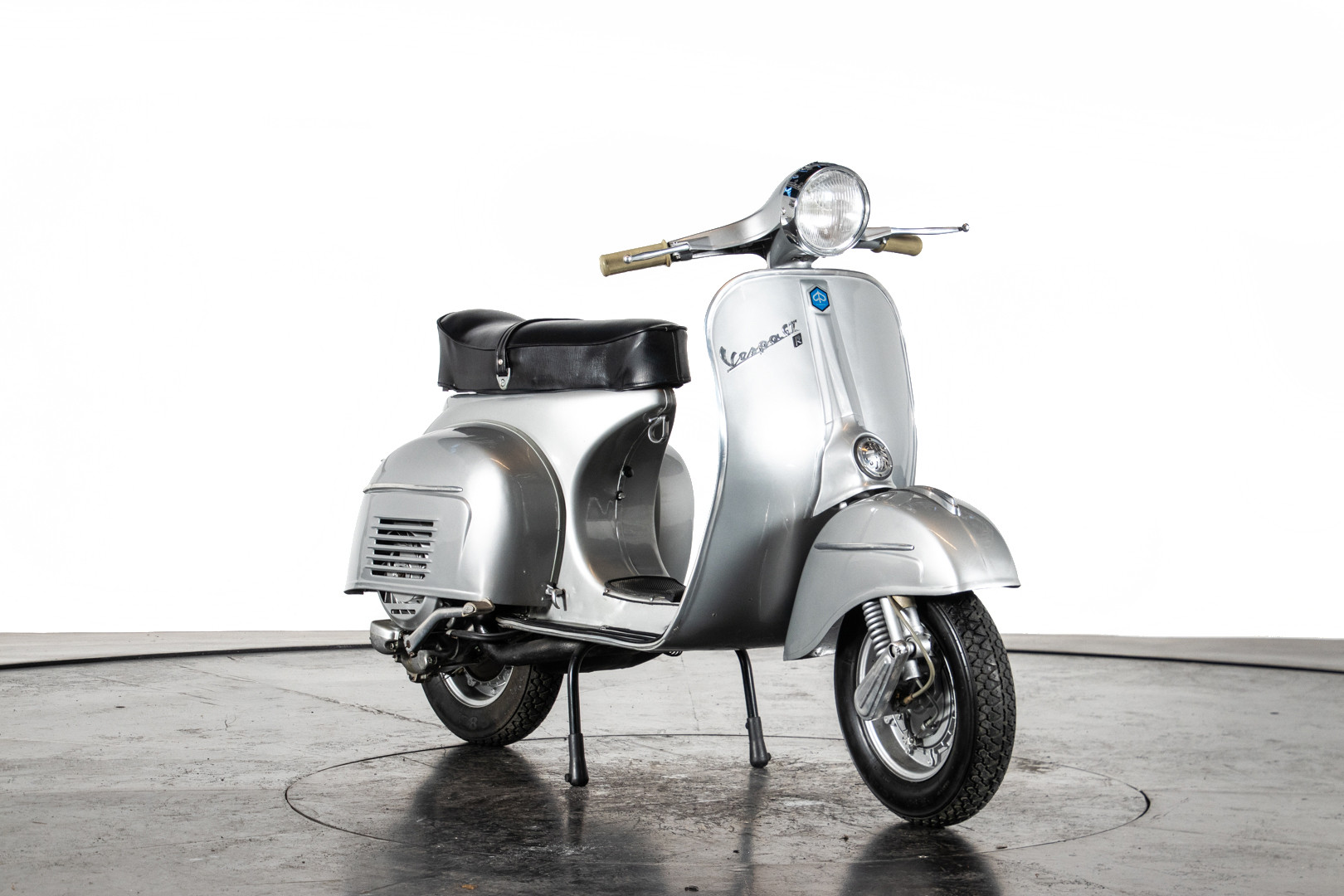 1969 Piaggio Vespa GTR 125 6