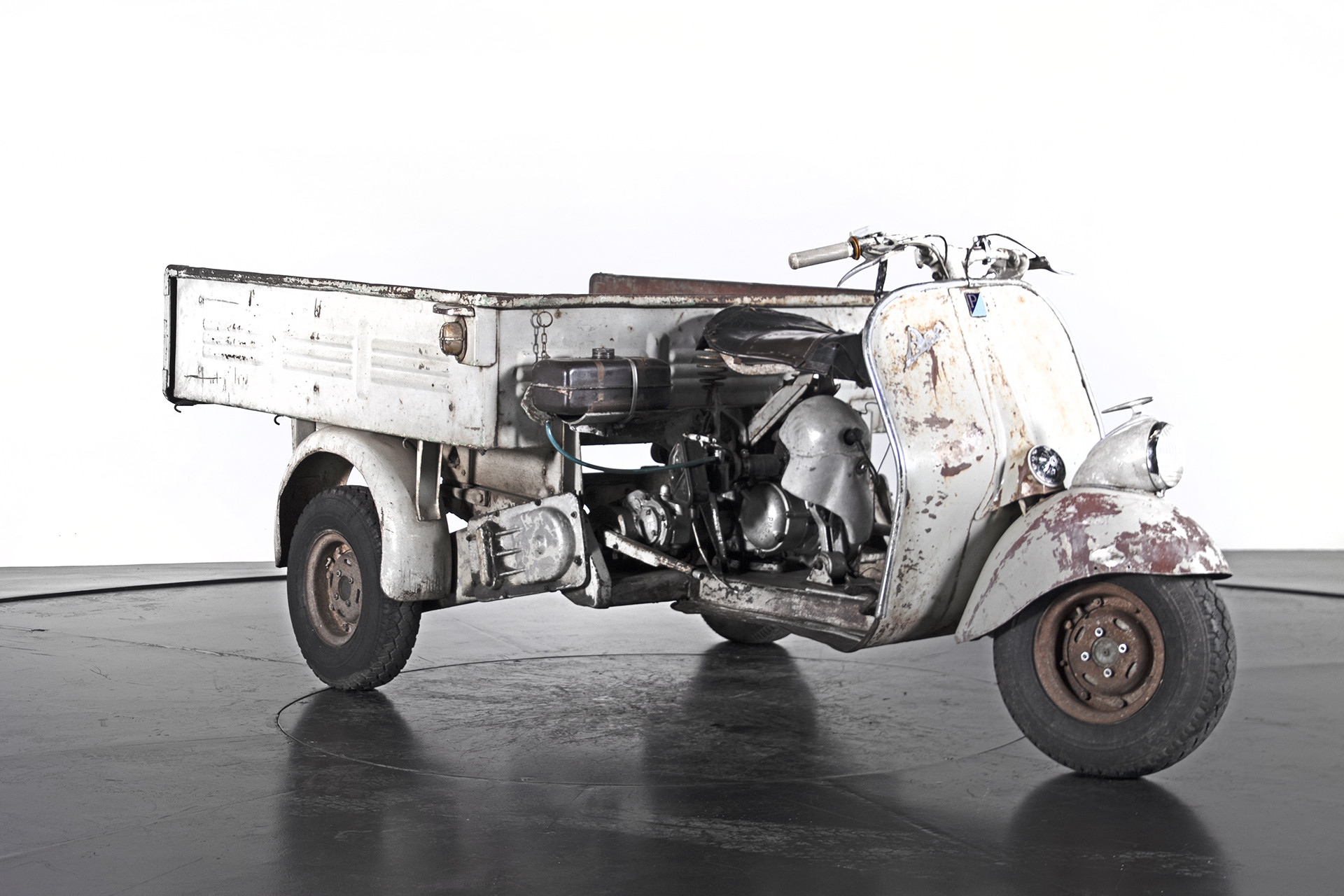 1954 PIAGGIO APE FARO BASSO 1