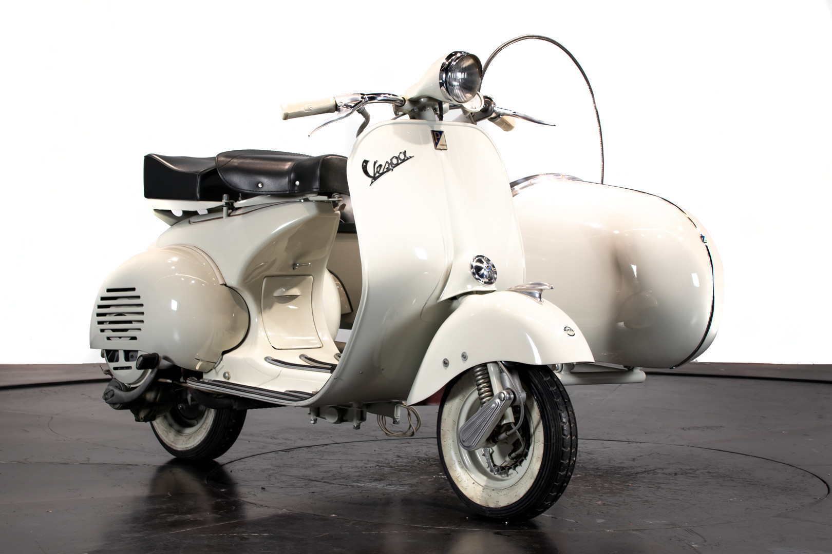1956 PIAGGIO VESPA 150 SIDECAR VL3 10