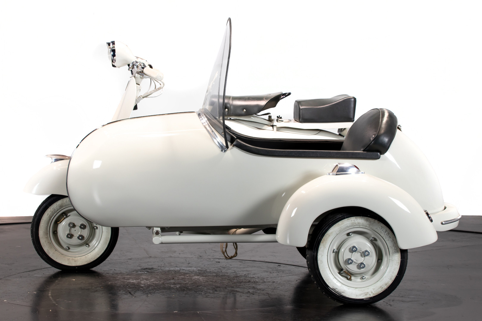 1956 PIAGGIO VESPA 150 SIDECAR VL3 15
