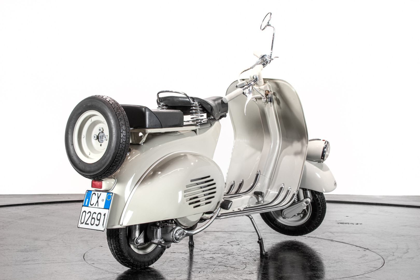1954 Piaggio Vespa 125 Mod. 53 2