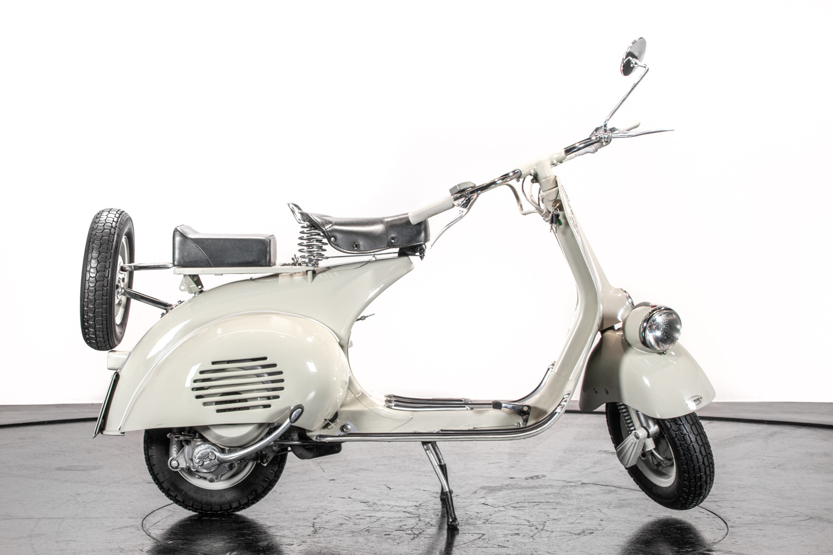 1954 Piaggio Vespa 125 Mod. 53 3