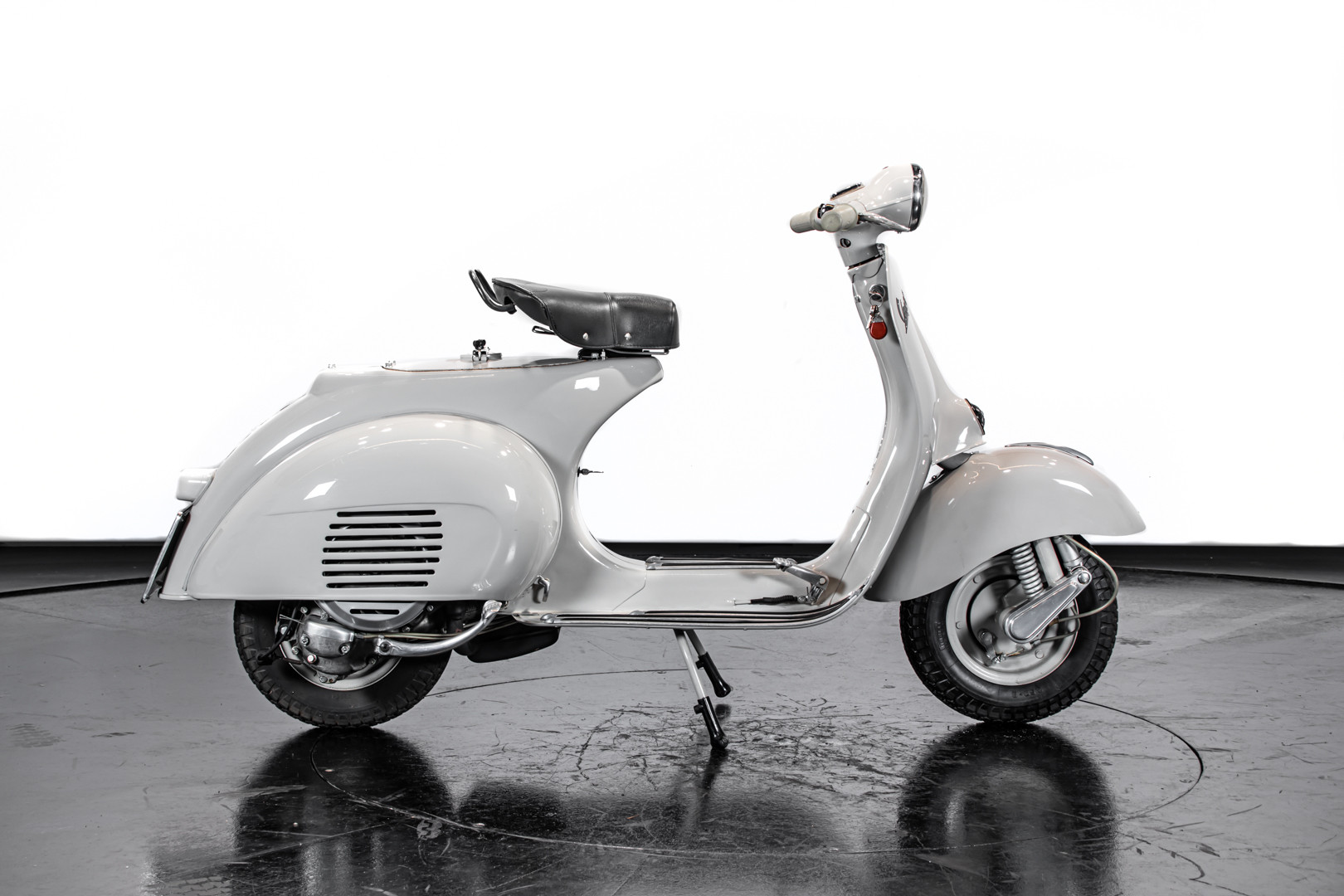 1958 Piaggio Vespa 125 3
